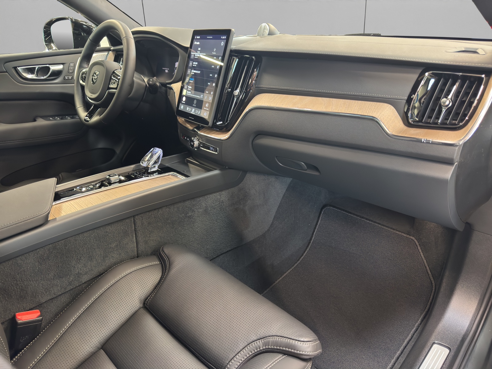 VOLVO XC60 2.0 T8 TE Ultra Dark eAWD-image-12