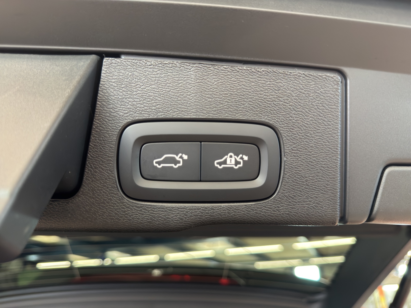 VOLVO XC60 2.0 T8 TE Ultra Dark eAWD-image-15