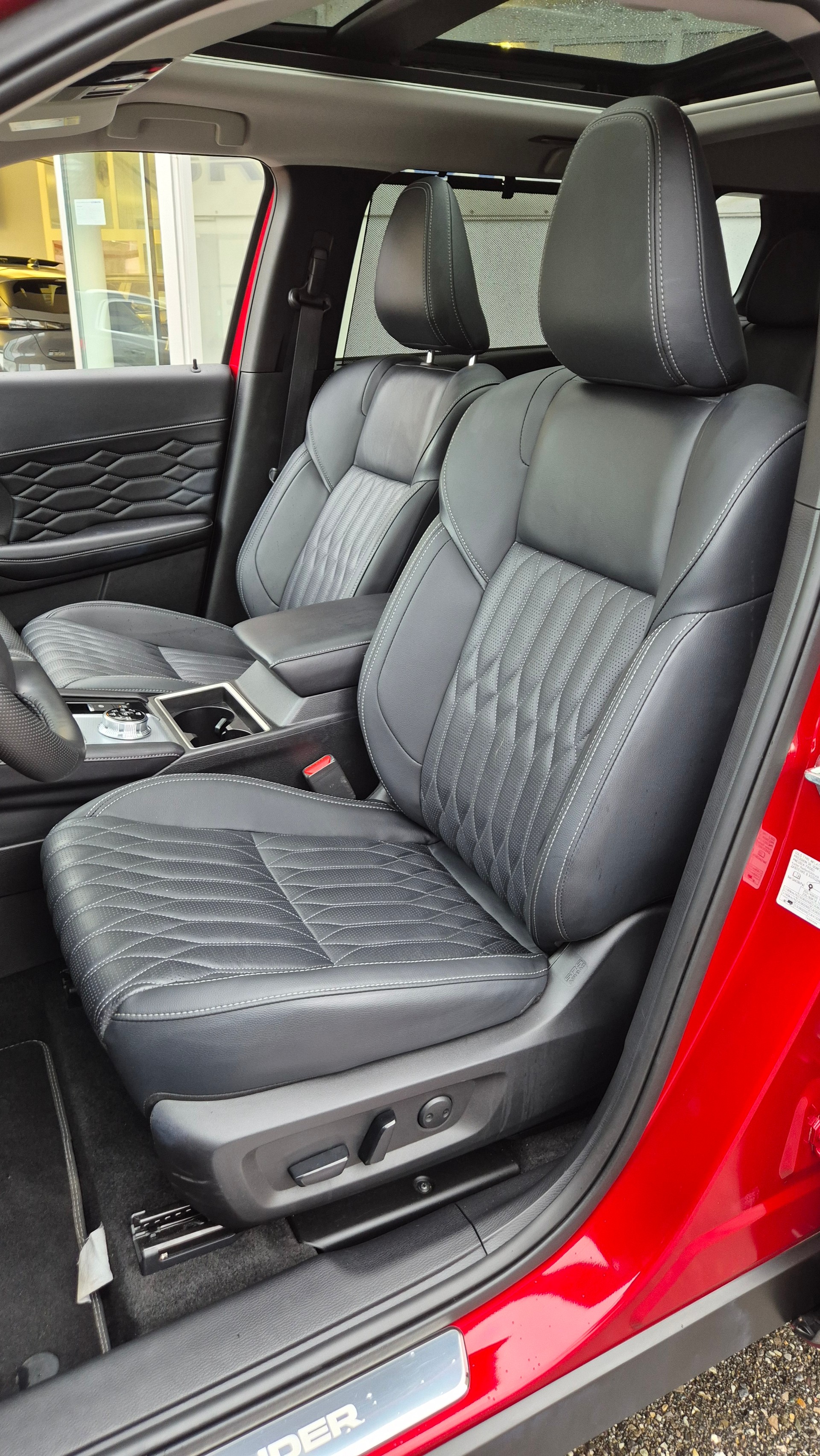 MITSUBISHI Outlander PHEV Instyle KMU Helvetia-image-5