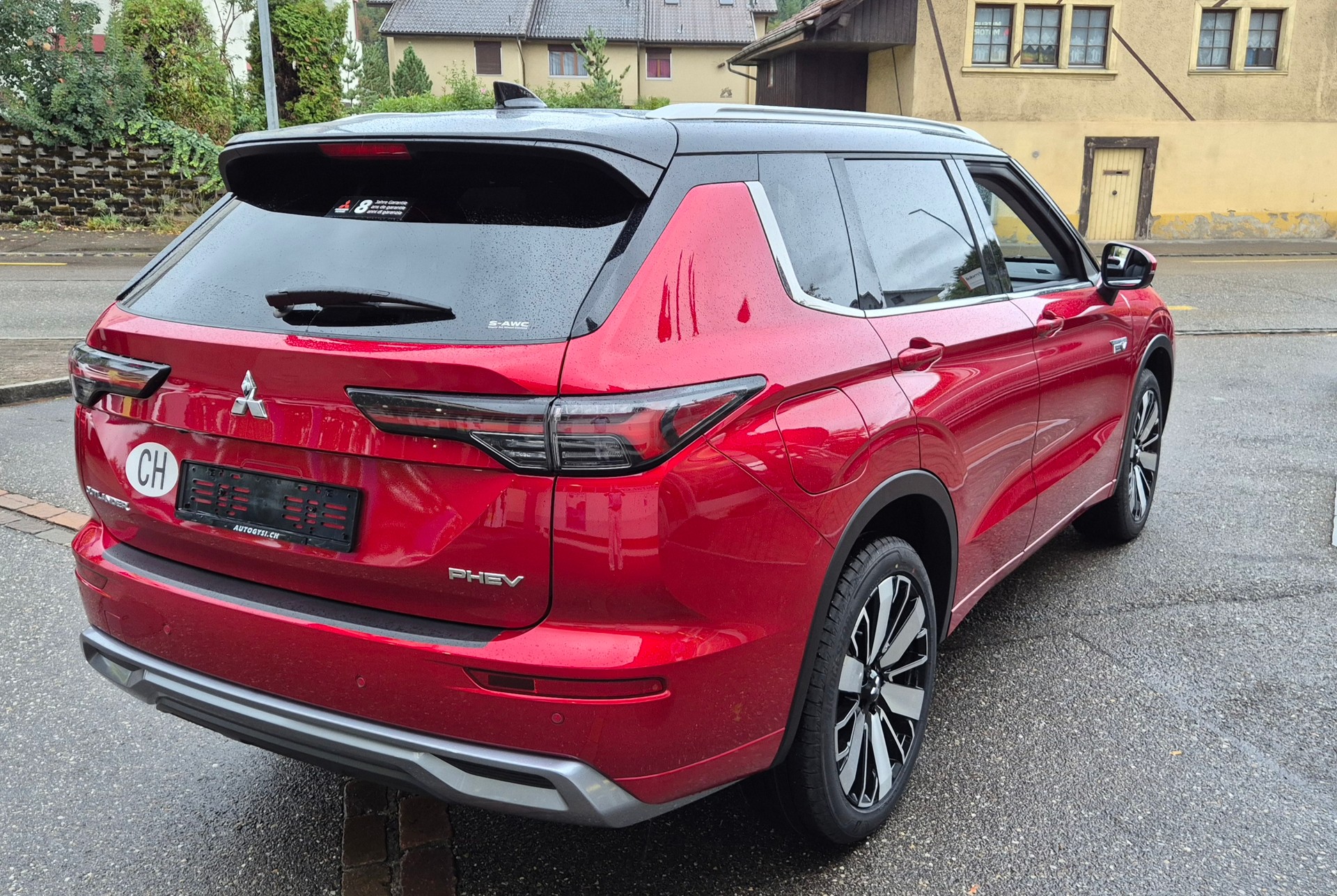 MITSUBISHI Outlander PHEV Instyle KMU Helvetia-image-2