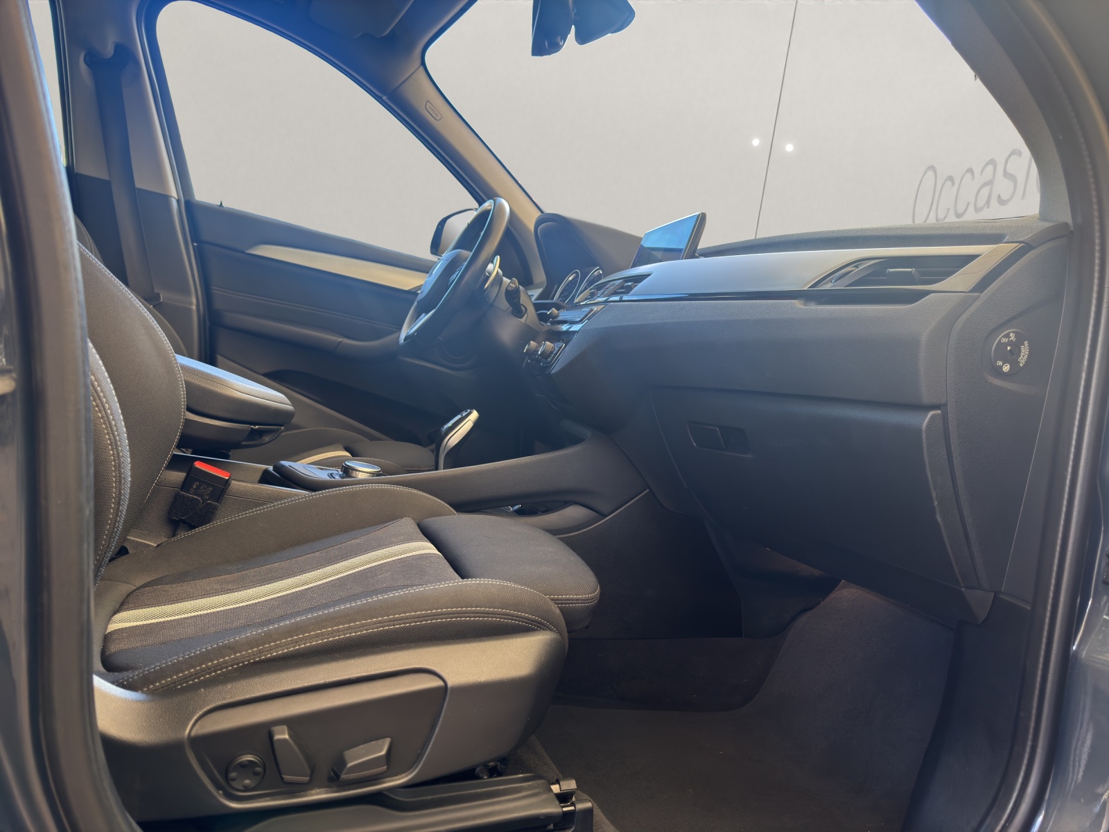 BMW X1 18d xDrive 4x4 SAG-image-10