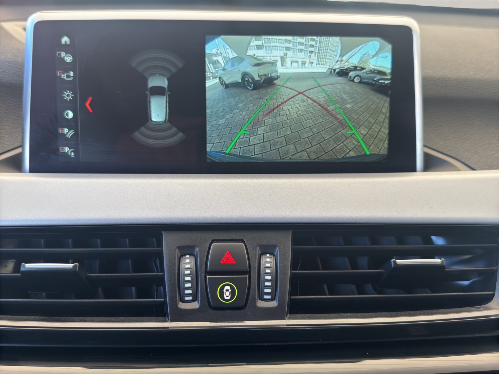 BMW X1 18d xDrive 4x4 SAG-image-14