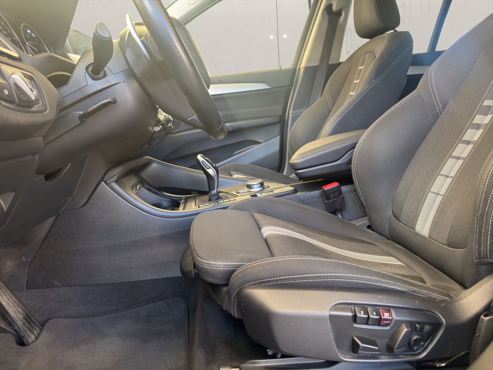 BMW X1 18d xDrive 4x4 SAG-image-9