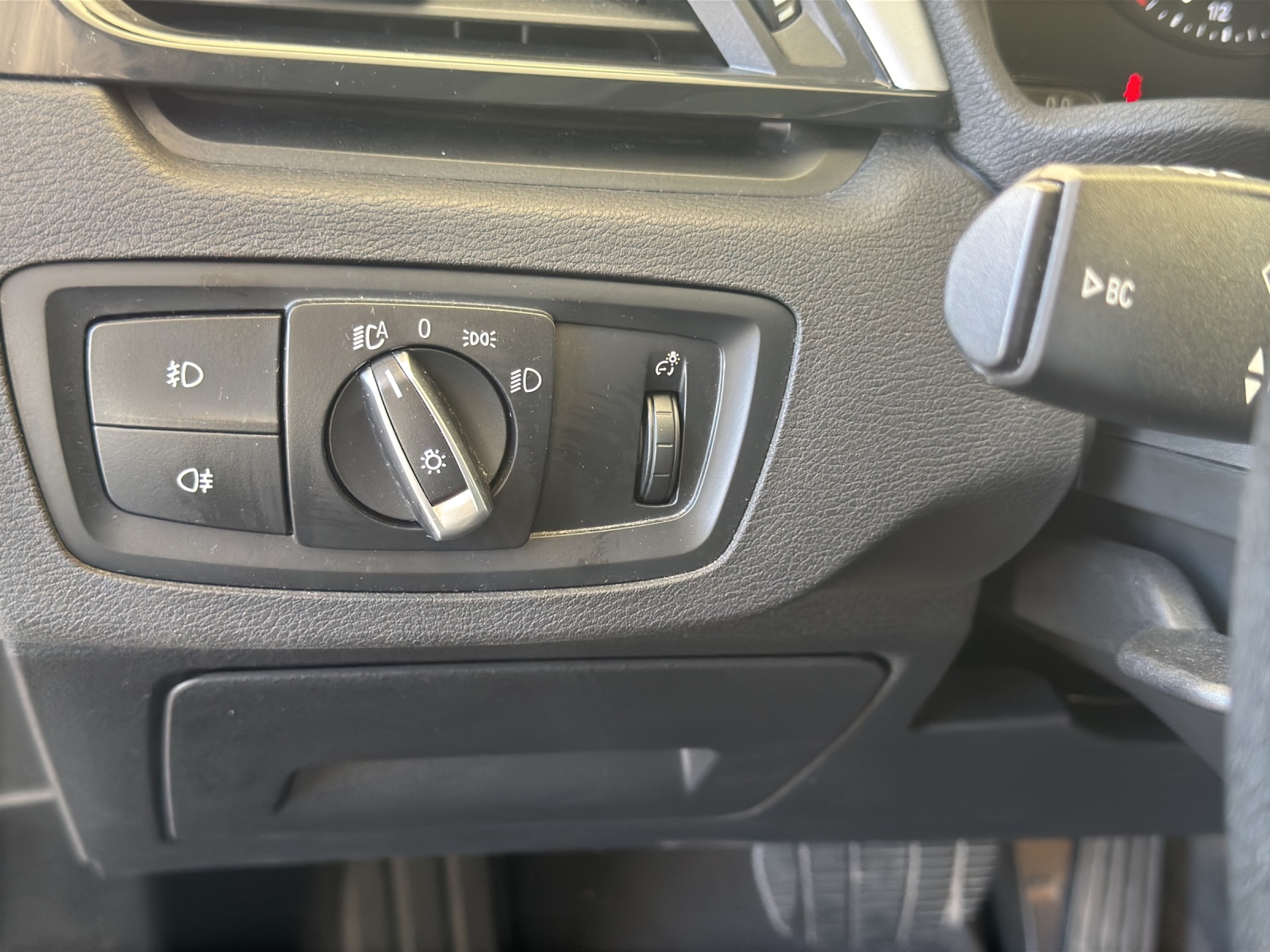 BMW X1 18d xDrive 4x4 SAG-image-17