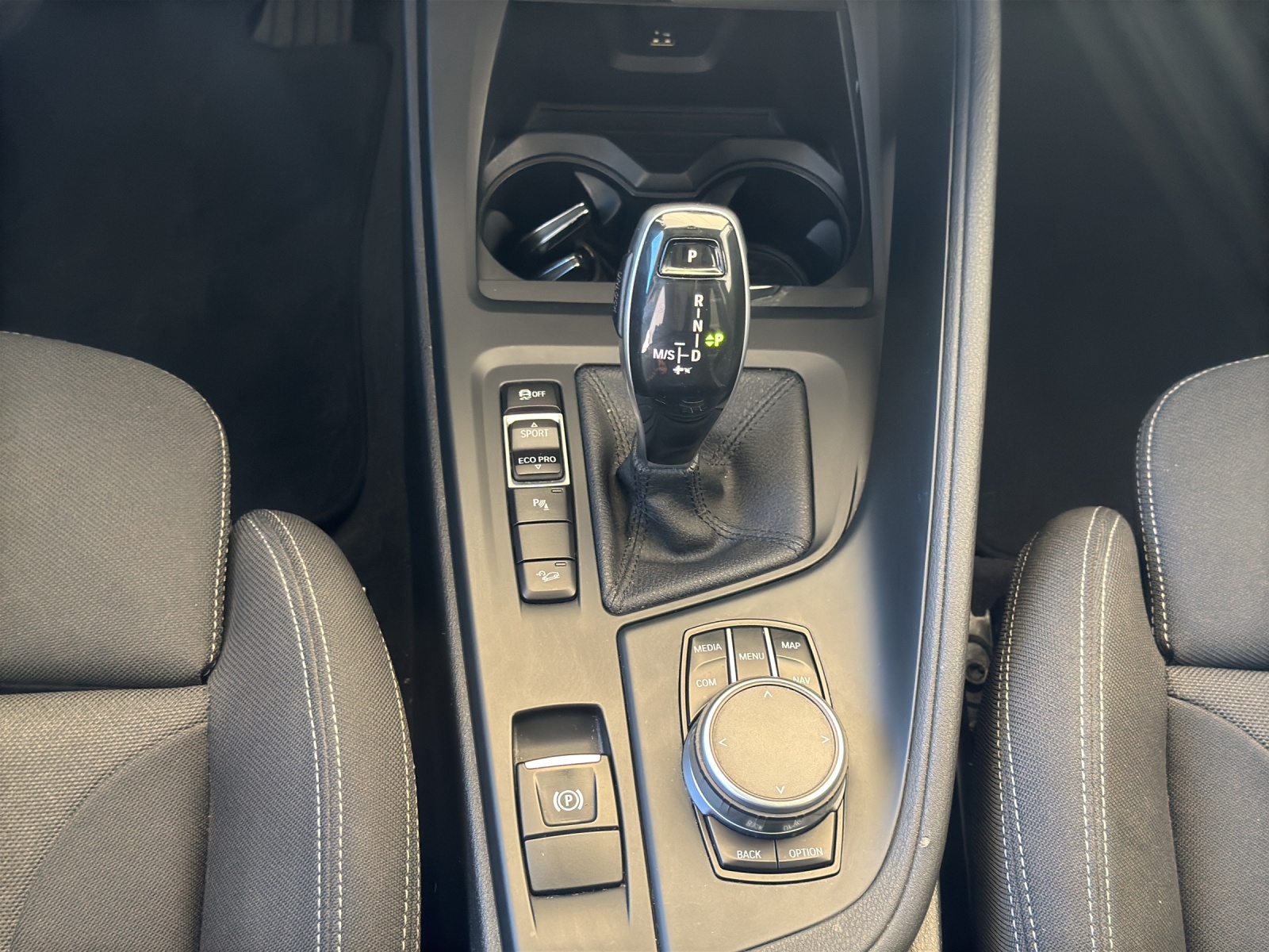 BMW X1 18d xDrive 4x4 SAG-image-16