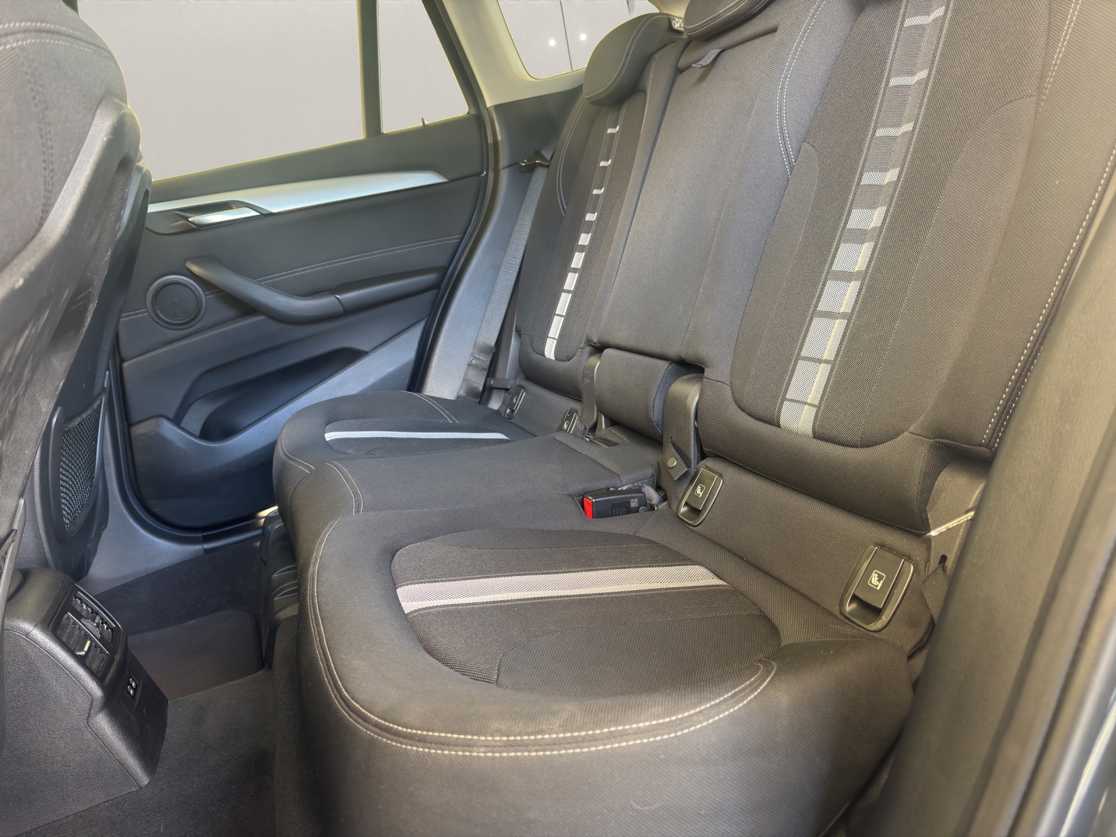 BMW X1 18d xDrive 4x4 SAG-image-19