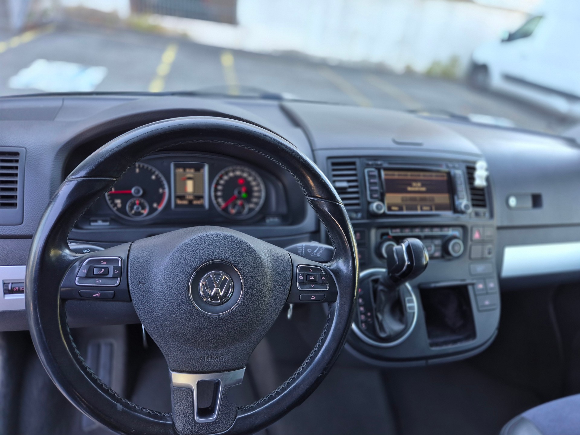 VW 2.0 TDI 180 Highline DSG 4m-image-4