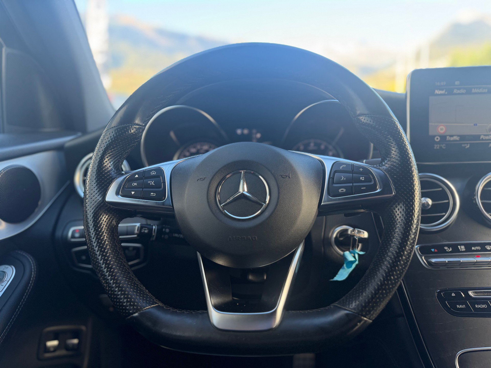 MERCEDES-BENZ GLC 250 AMG Line 4Matic 9G-Tronic-image-8