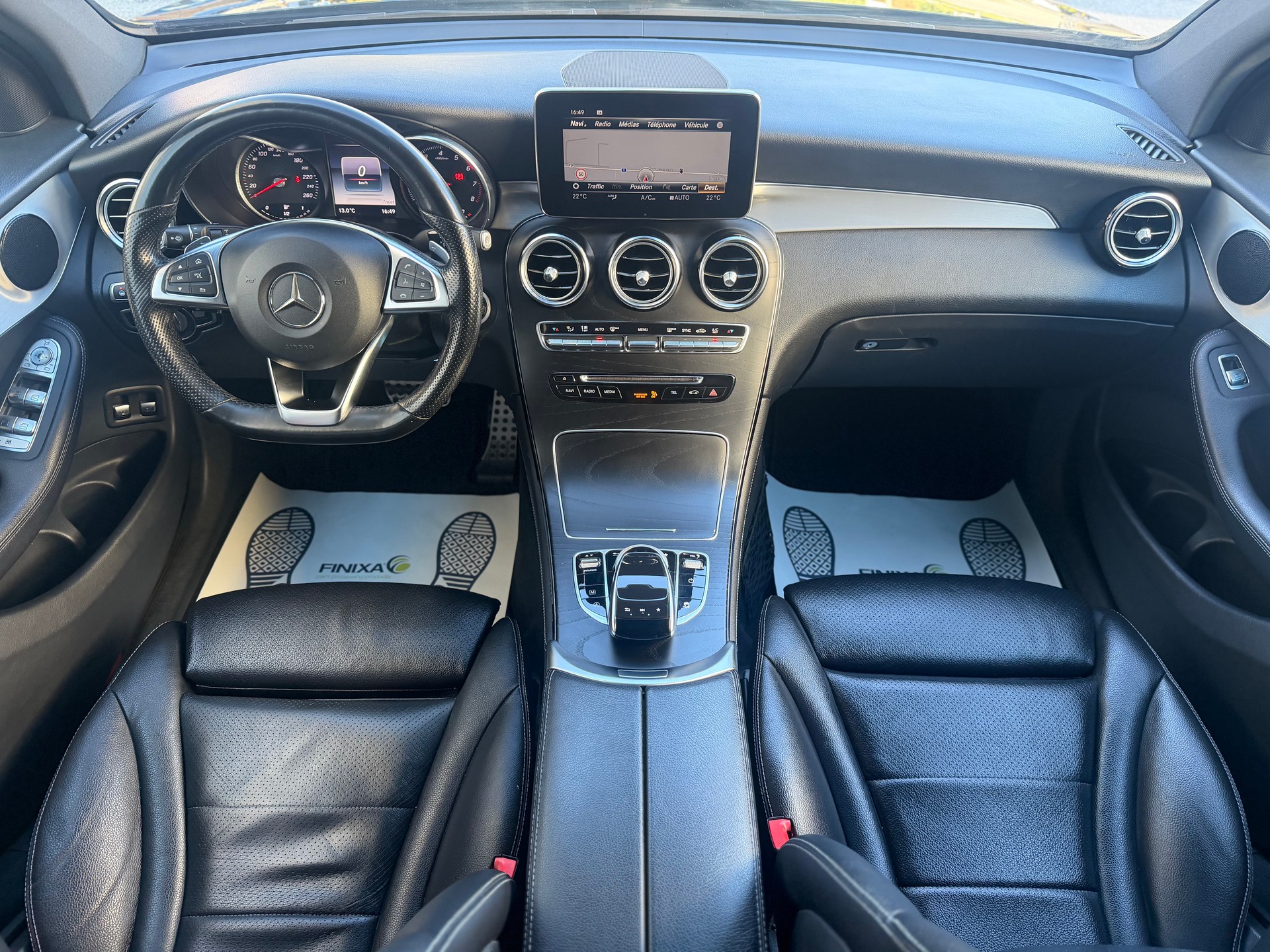 MERCEDES-BENZ GLC 250 AMG Line 4Matic 9G-Tronic-image-7