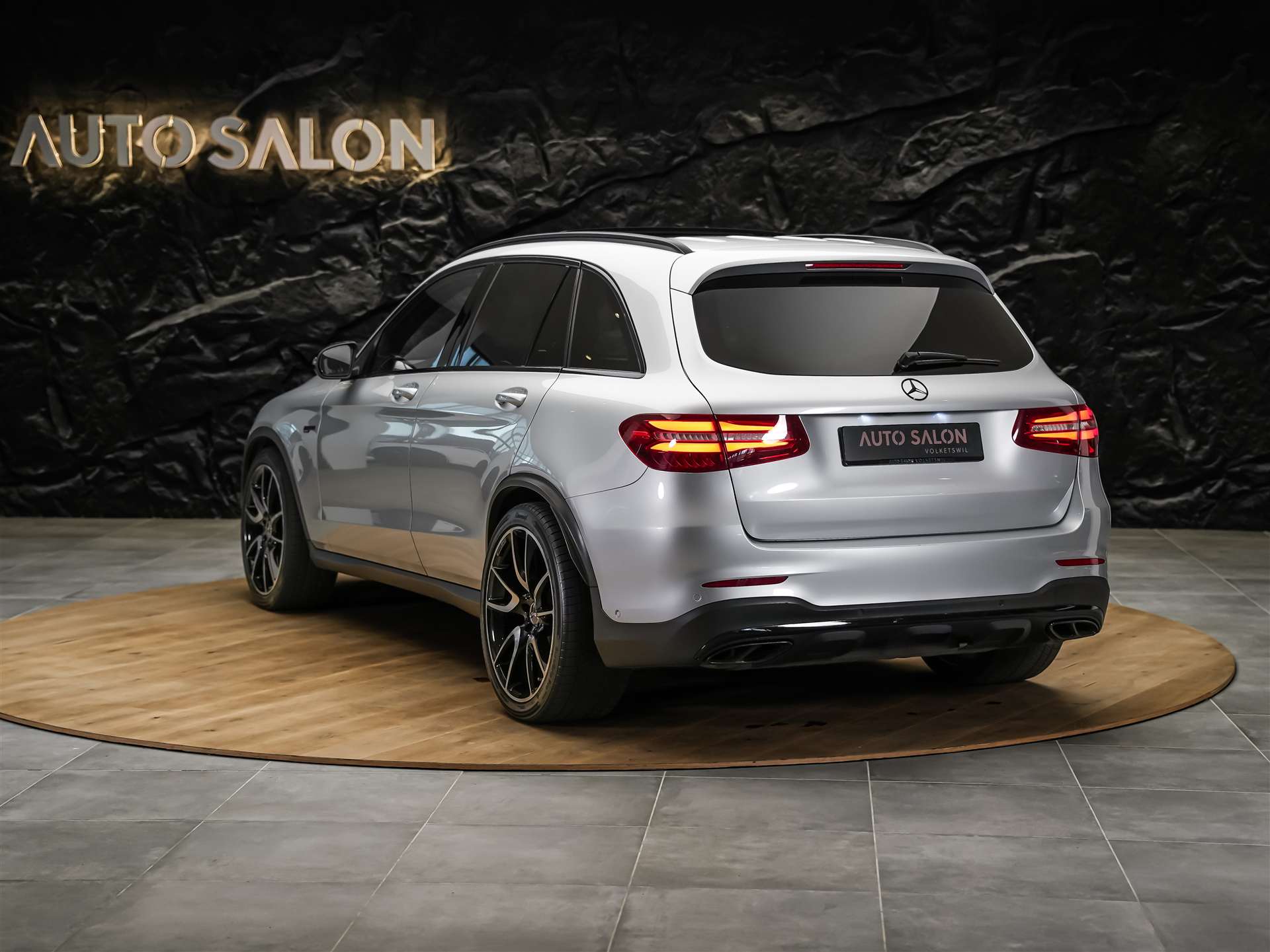 MERCEDES-BENZ GLC 43 AMG 4Matic 9G-Tronic *CH Auto*Panorama*Sitzlüftung*Head-Up*-image-2