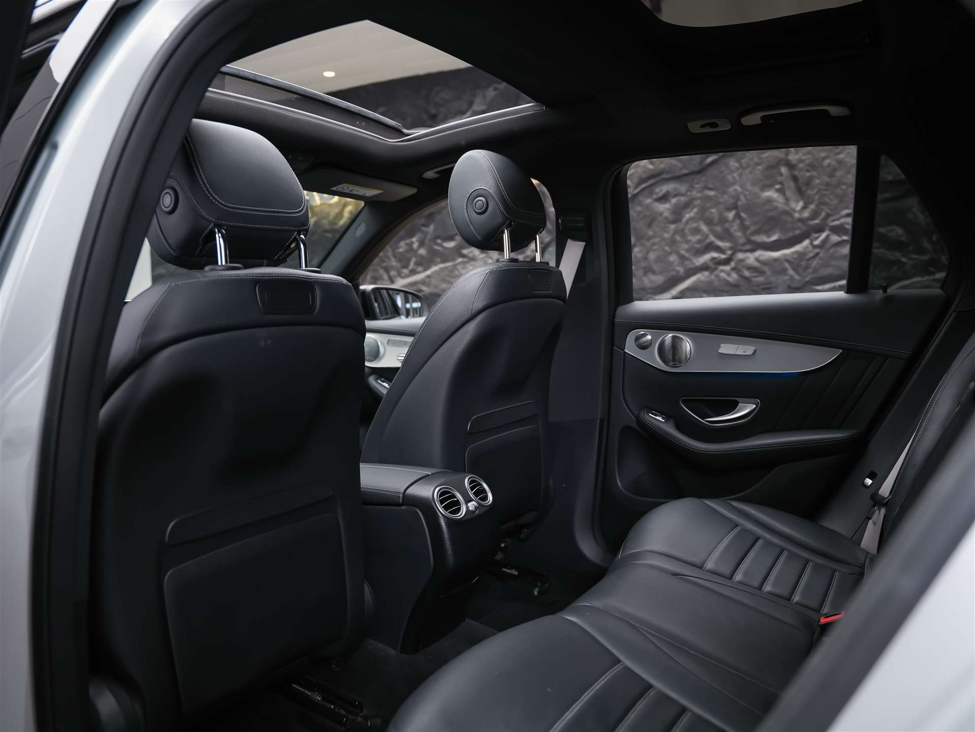 MERCEDES-BENZ GLC 43 AMG 4Matic 9G-Tronic *CH Auto*Panorama*Sitzlüftung*Head-Up*-image-11