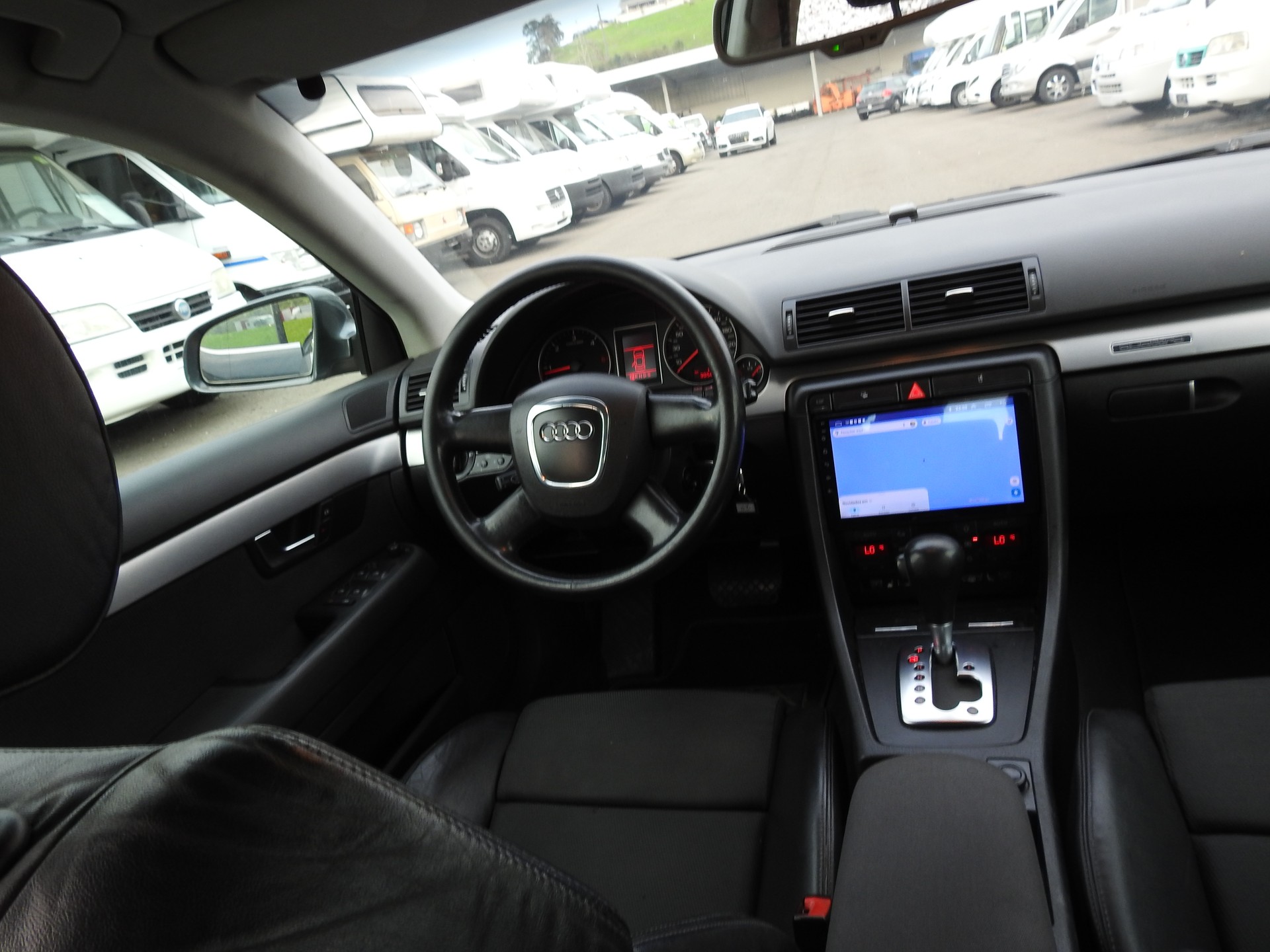 AUDI A4 Avant 3.0 V6 TDI quattro S-Line-image-18