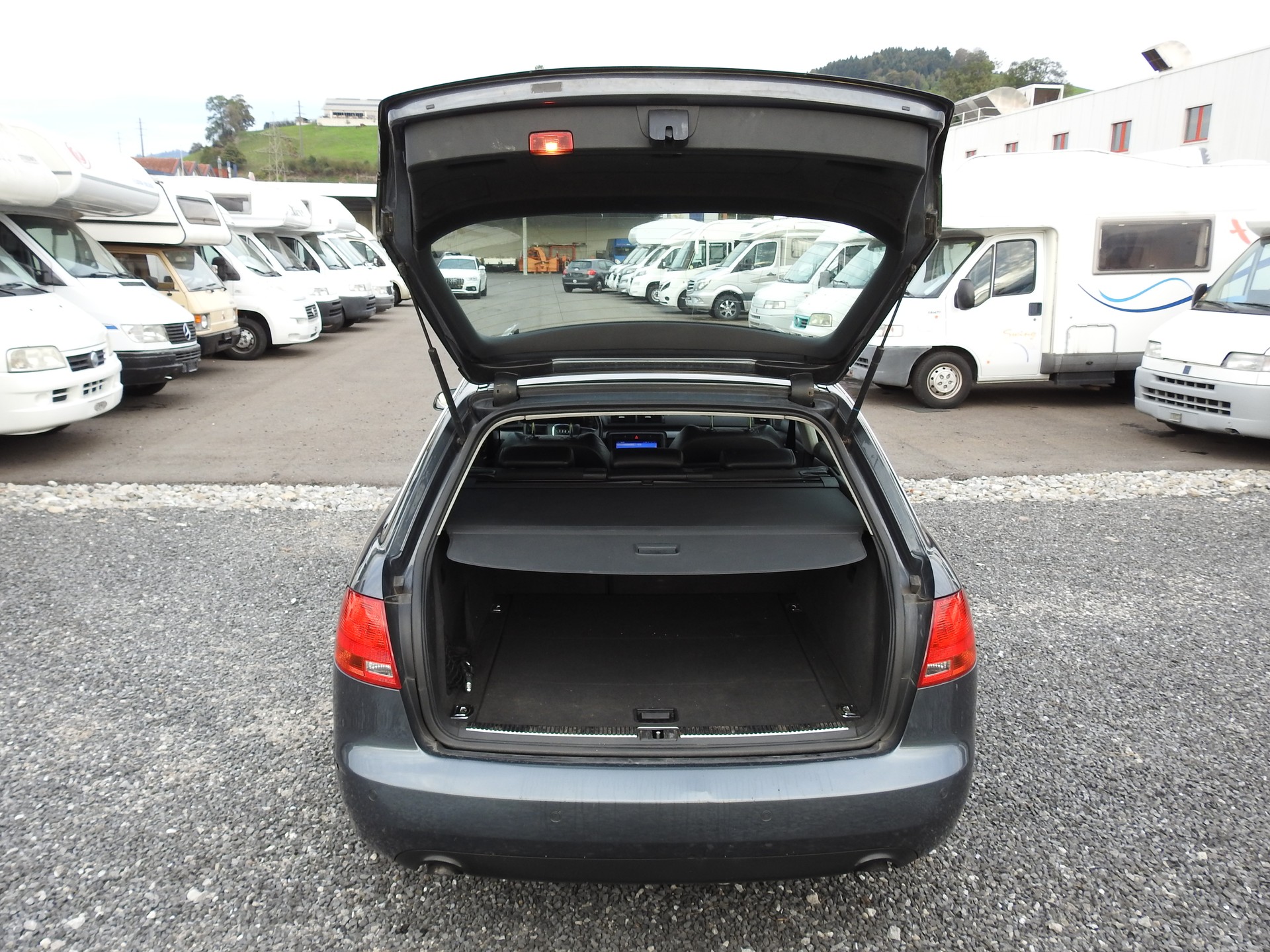 AUDI A4 Avant 3.0 V6 TDI quattro S-Line-image-9