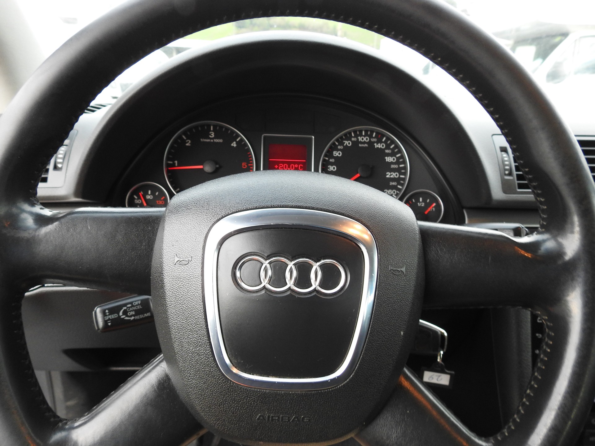 AUDI A4 Avant 3.0 V6 TDI quattro S-Line-image-24