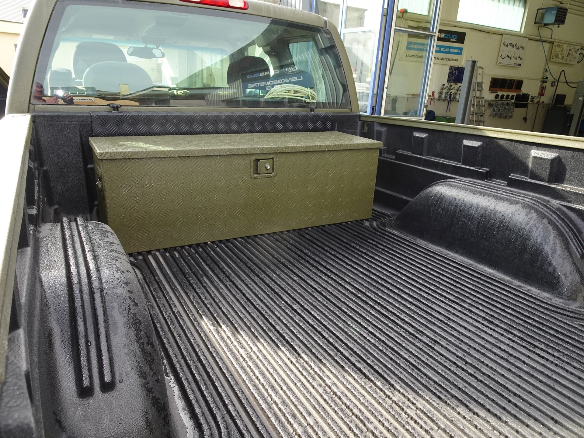 CHEVROLET Silverado 2500 HD-image-13