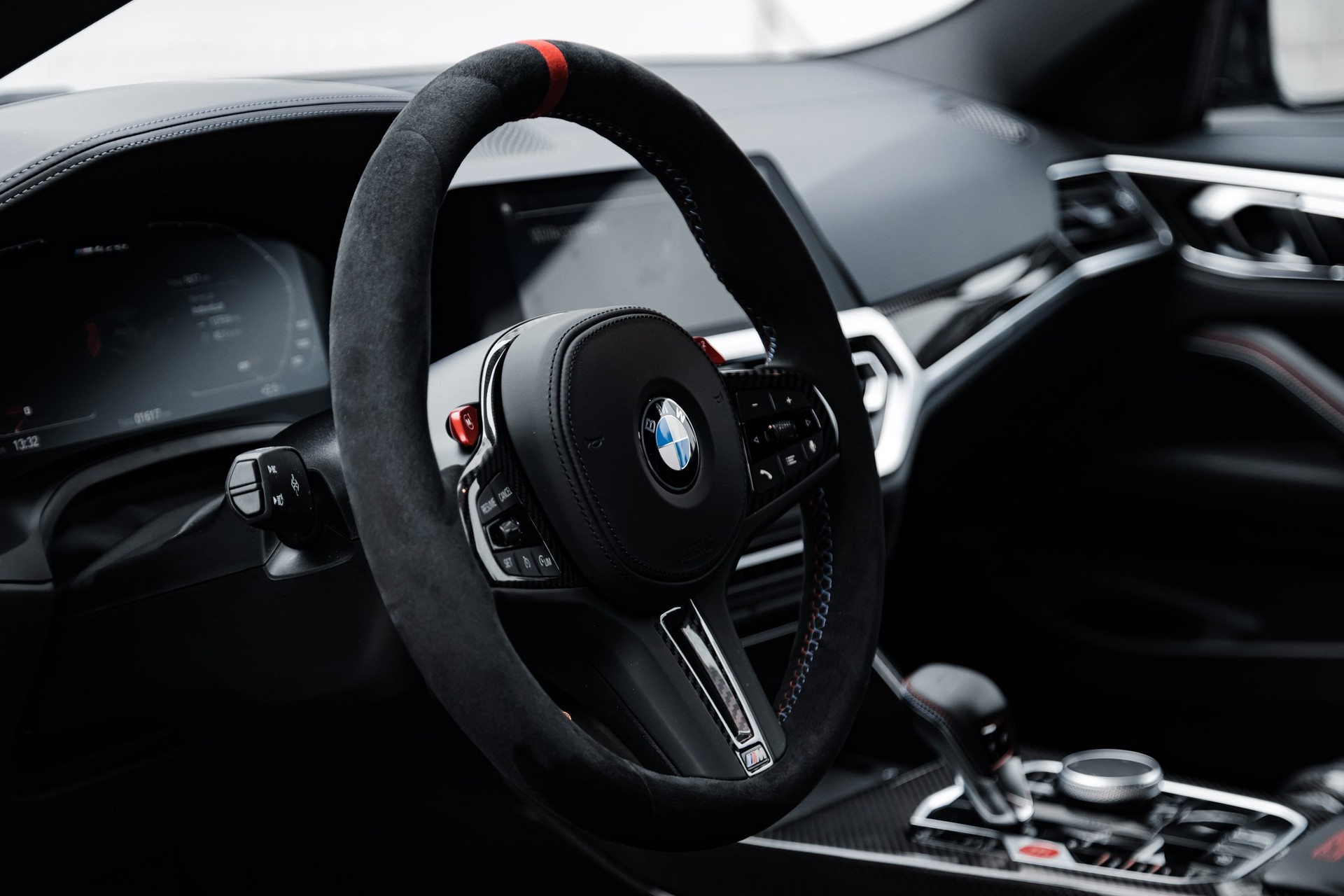 BMW M4 CSL Coupé-image-24