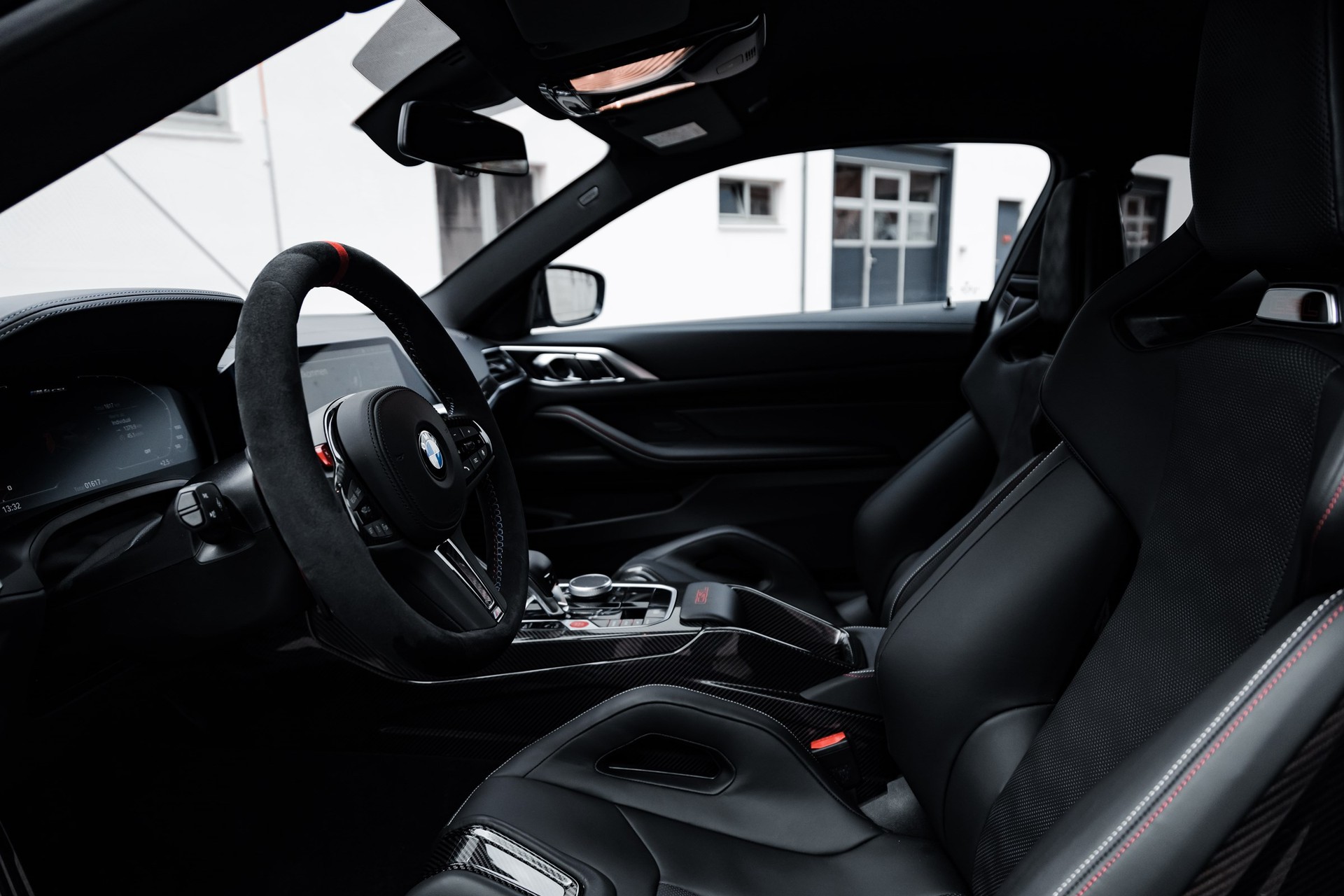 BMW M4 CSL Coupé-image-25