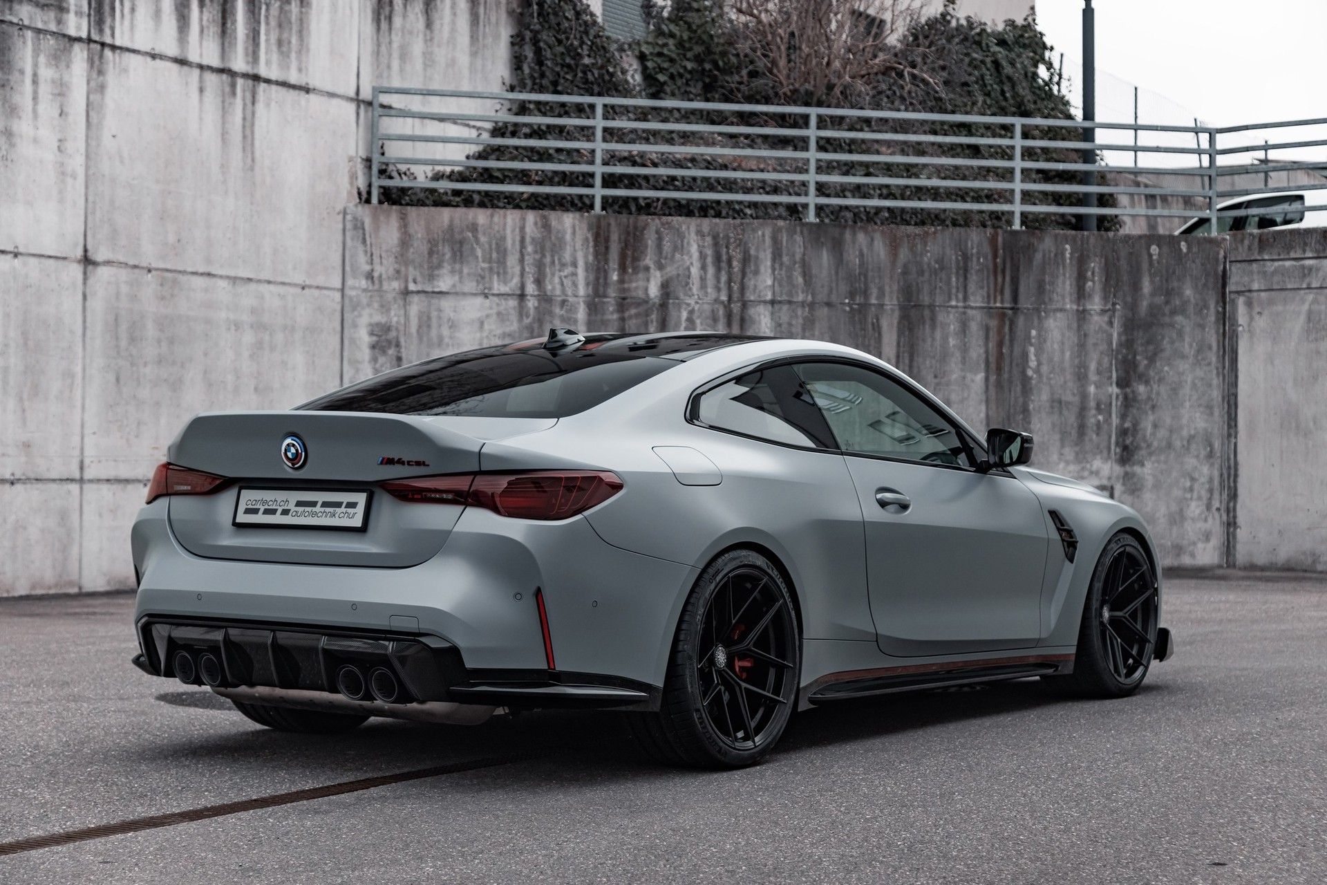 BMW M4 CSL Coupé-image-8