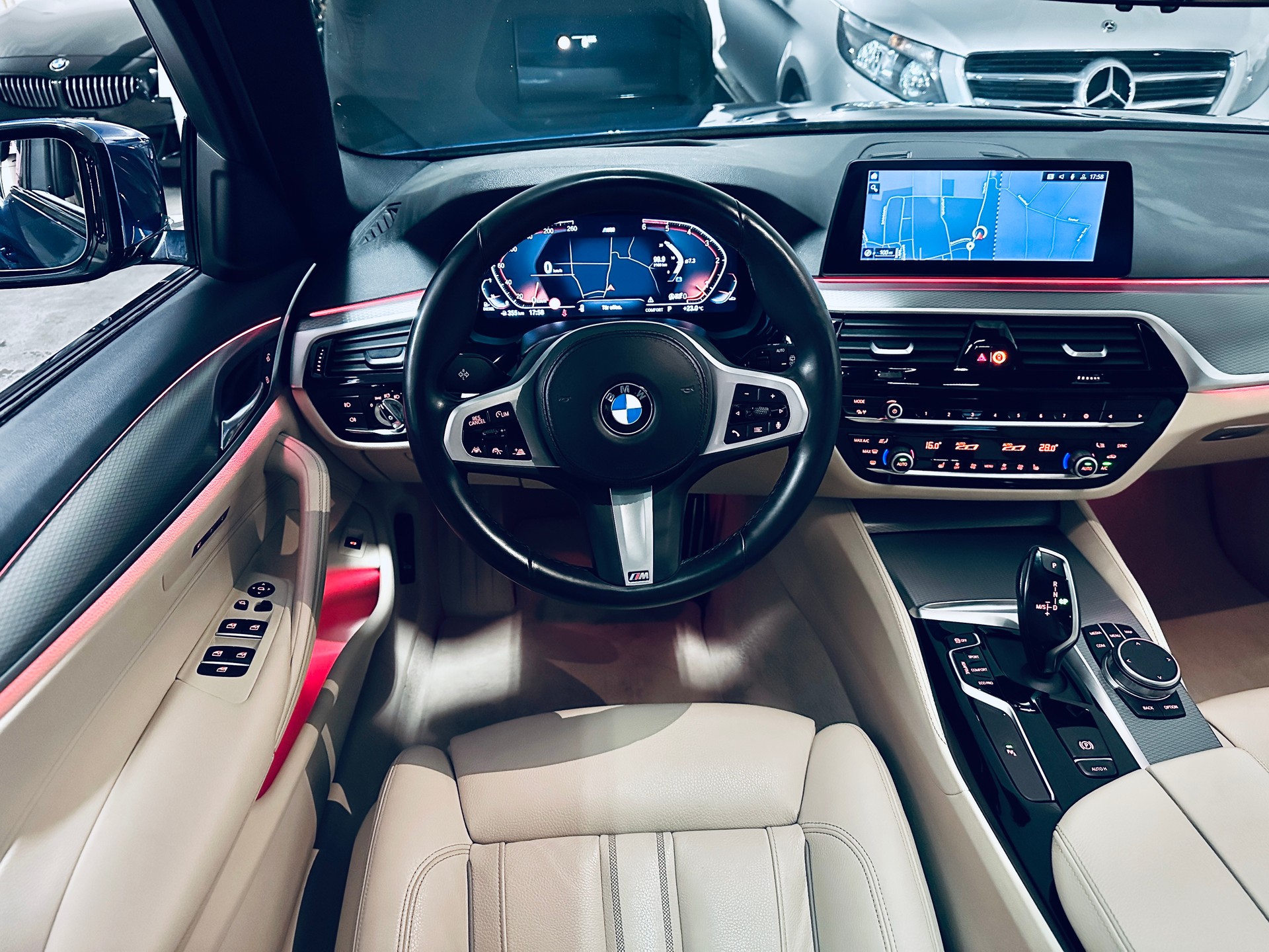 BMW 540d xDrive Touring M Sport Steptronic-image-10
