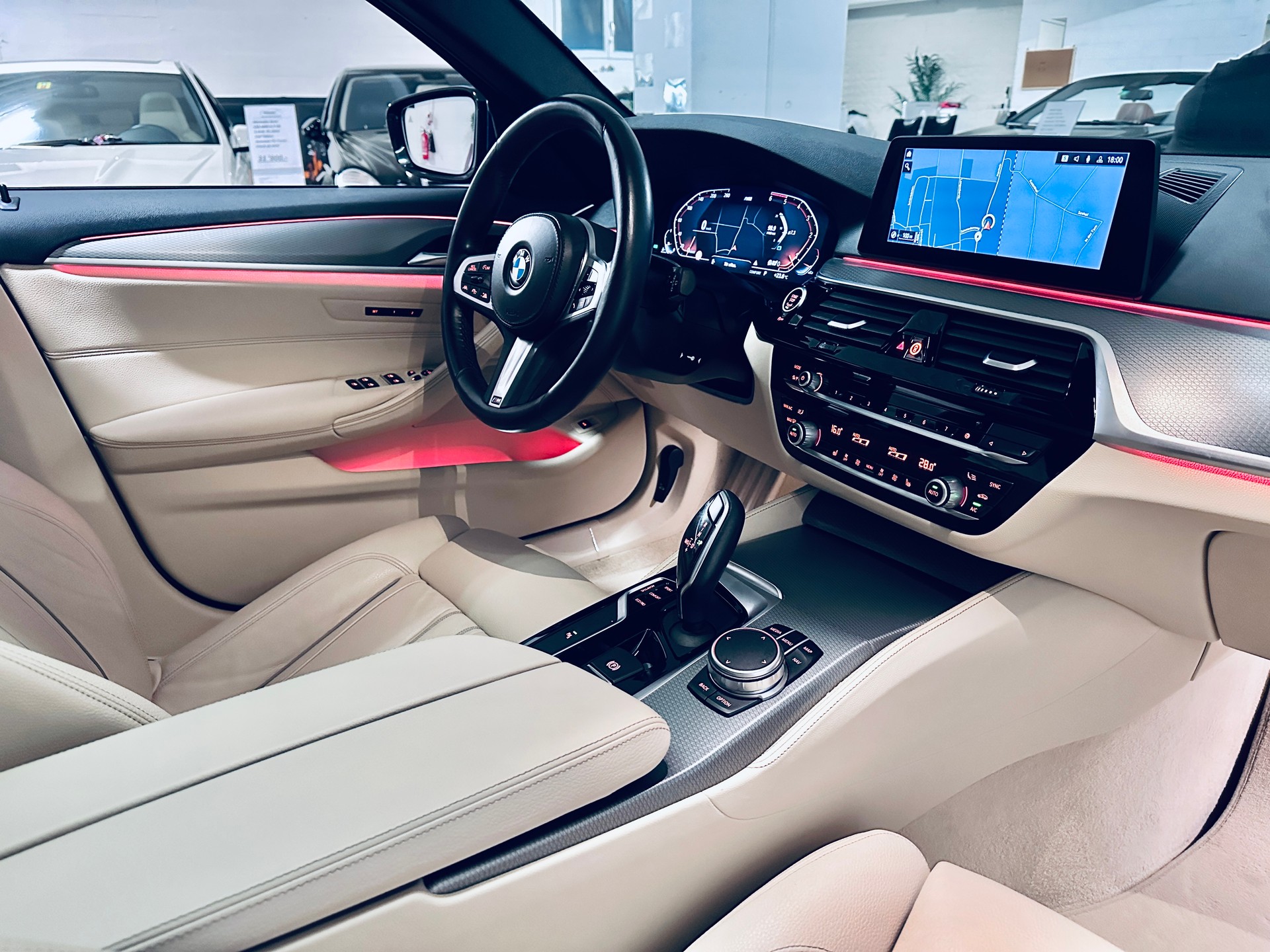 BMW 540d xDrive Touring M Sport Steptronic-image-14