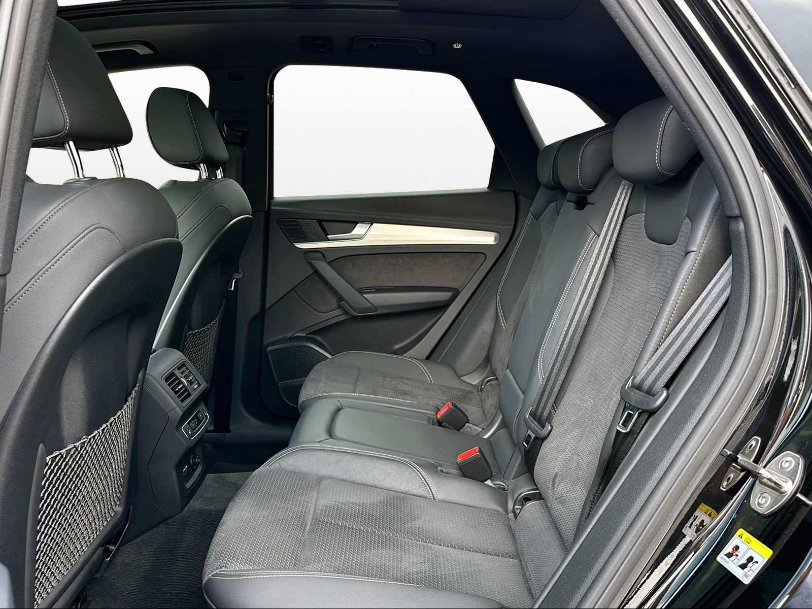AUDI Q5 40 TDI S-line quattro S-tronic-image-10