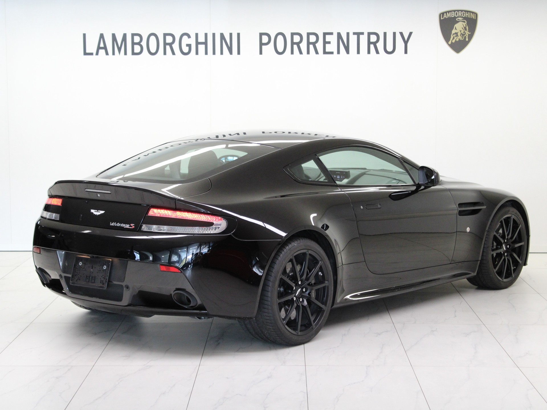 ASTON MARTIN V12 Vantage 5.9 S Sportshift-image-2