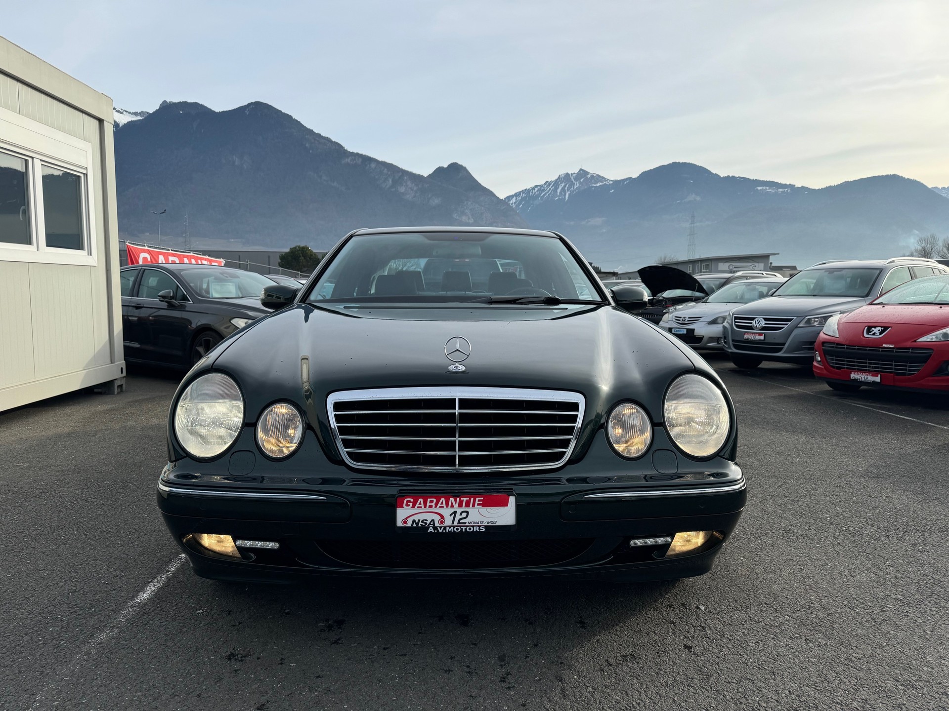 MERCEDES-BENZ E 280 Avantgarde 4-Matic Automatic-image-2