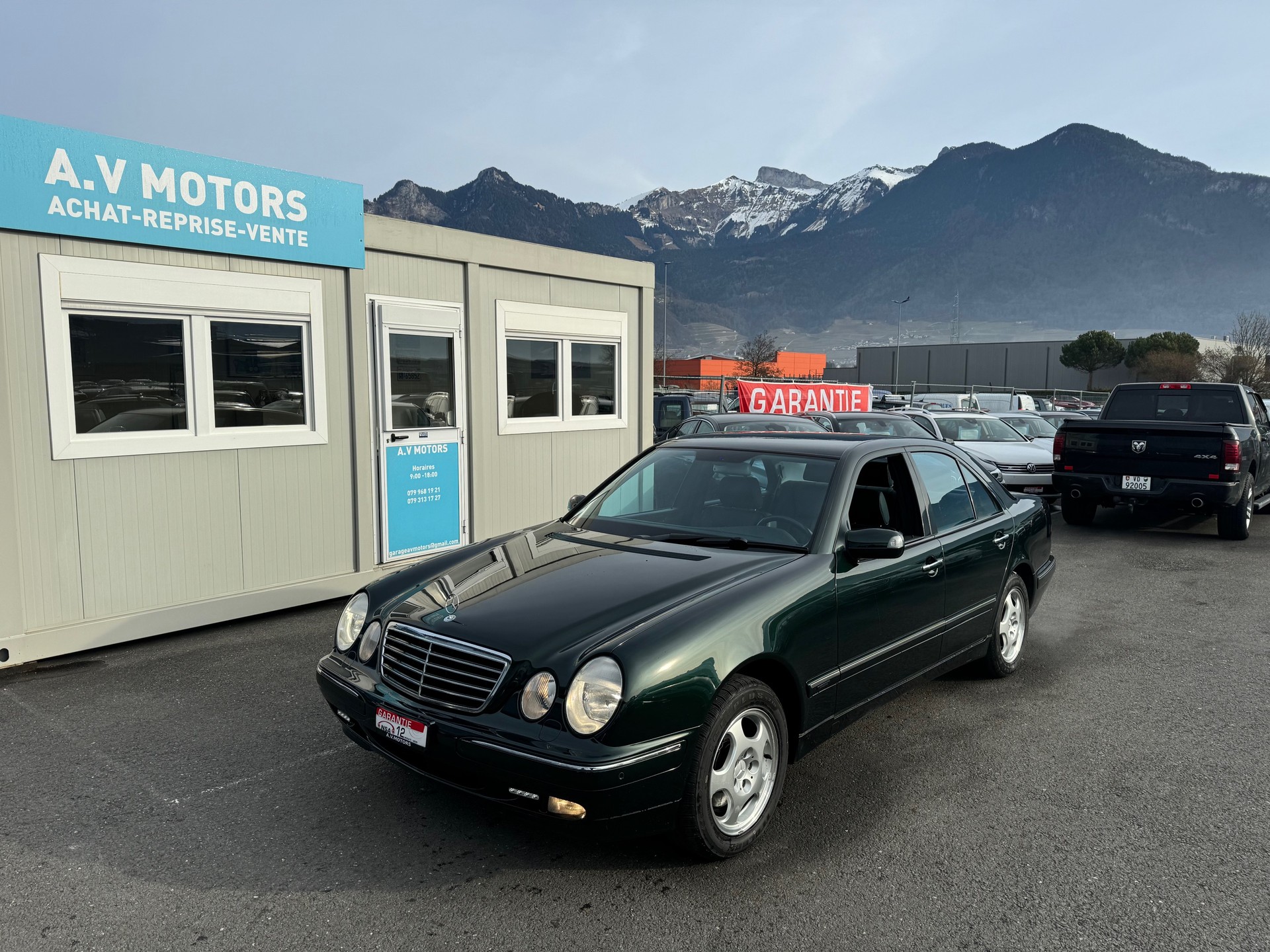 MERCEDES-BENZ E 280 Avantgarde 4-Matic Automatic-image-0