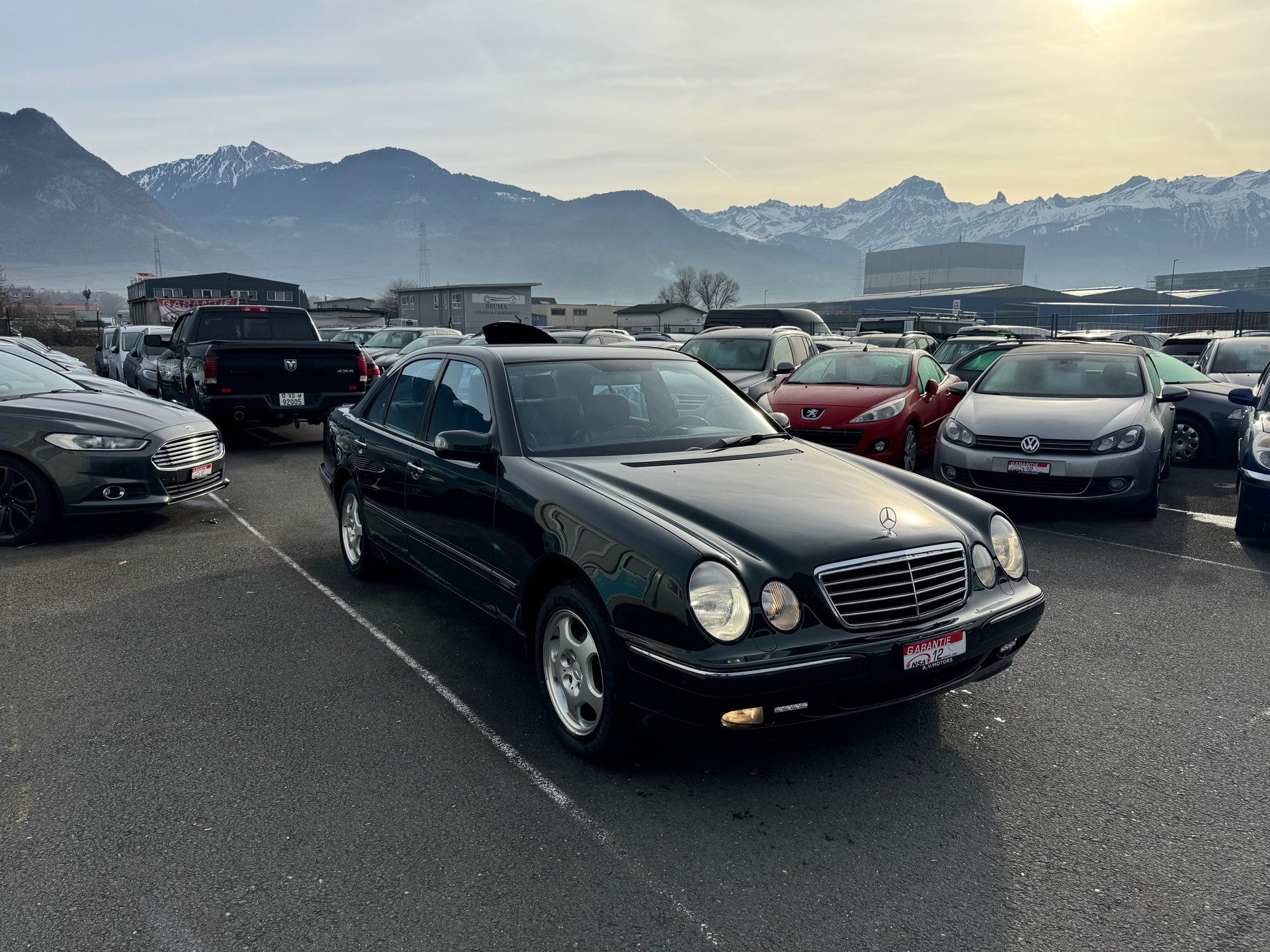 MERCEDES-BENZ E 280 Avantgarde 4-Matic Automatic-image-1