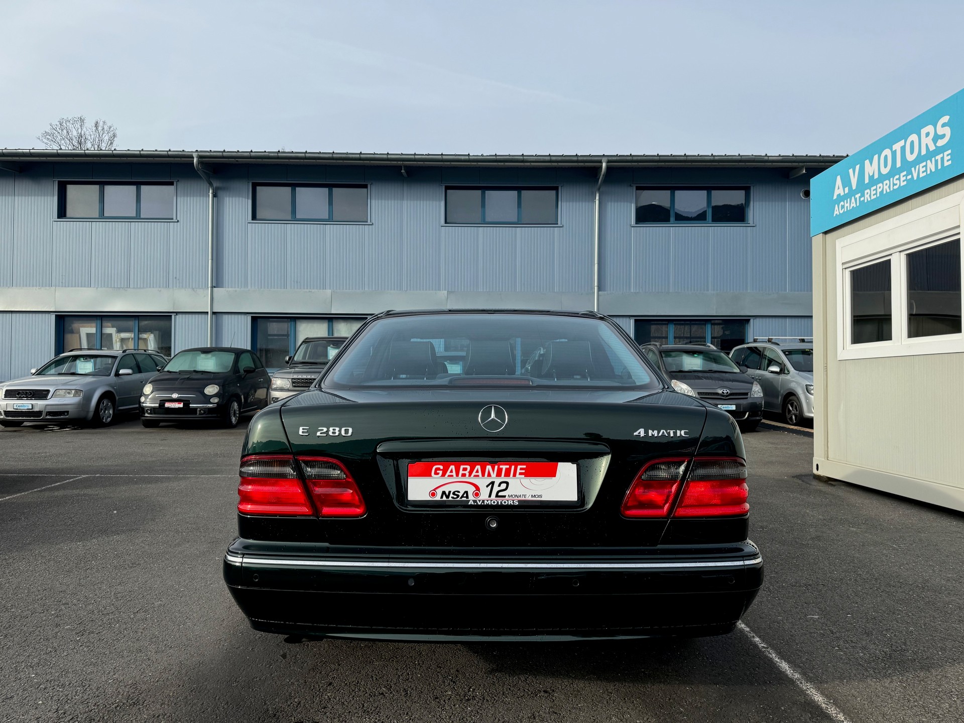 MERCEDES-BENZ E 280 Avantgarde 4-Matic Automatic-image-5
