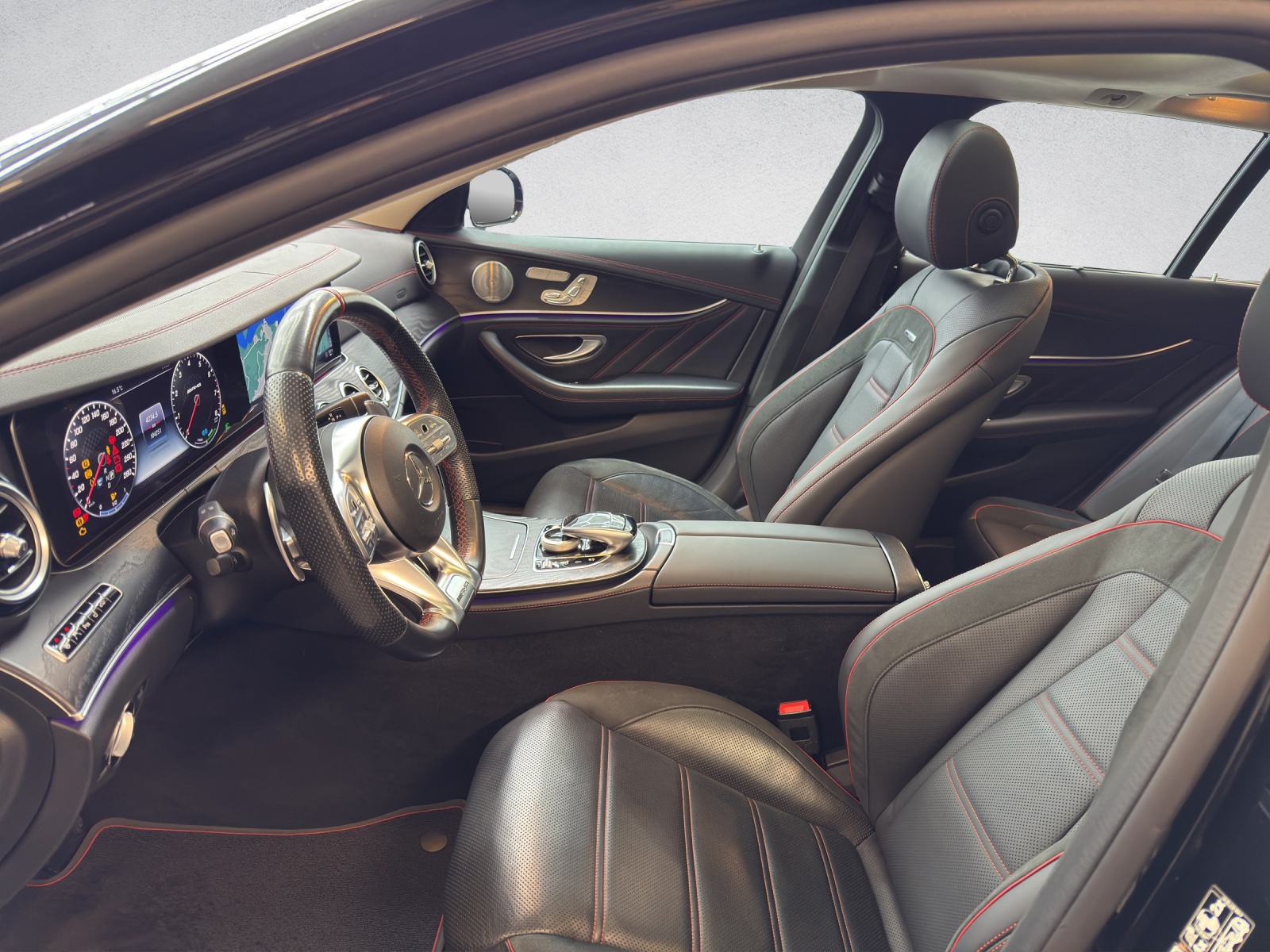 MERCEDES-BENZ E 53 AMG 4Matic+ T-Modell-image-9