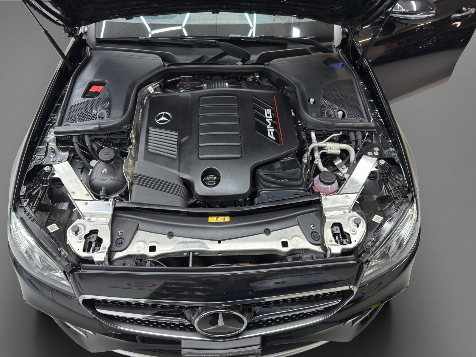 MERCEDES-BENZ E 53 AMG 4Matic+ T-Modell-image-8