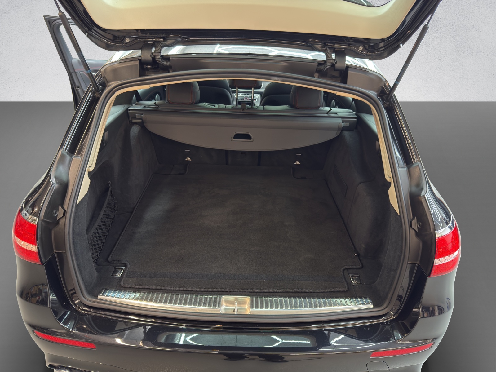 MERCEDES-BENZ E 53 AMG 4Matic+ T-Modell-image-7