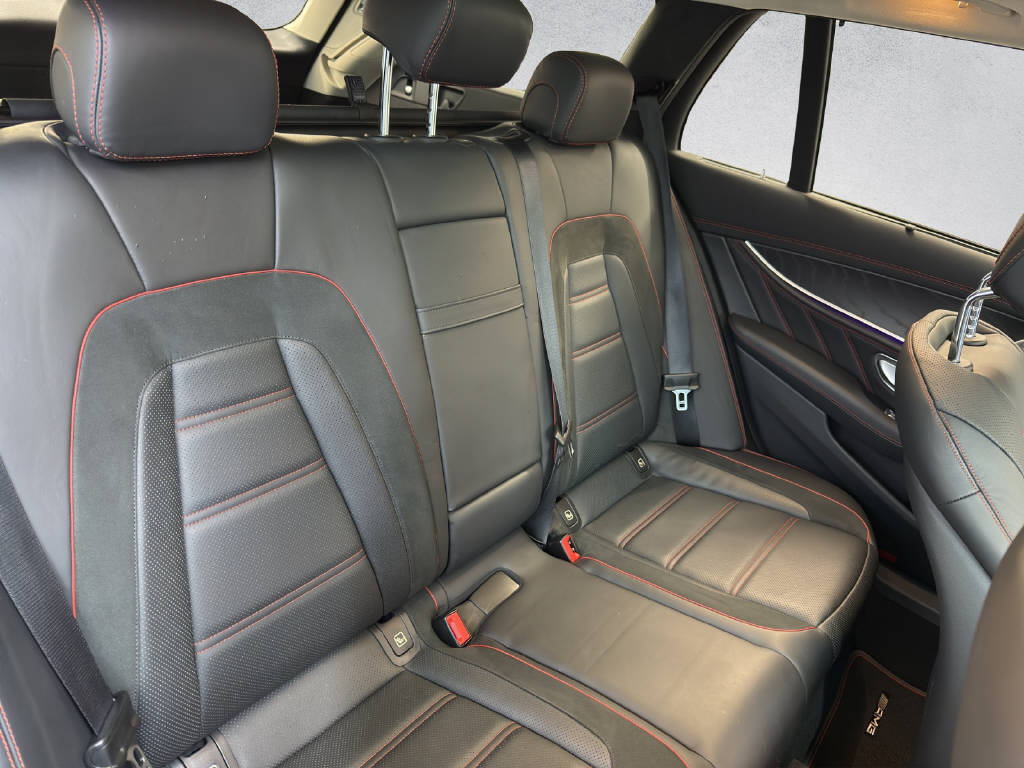 MERCEDES-BENZ E 53 AMG 4Matic+ T-Modell-image-12