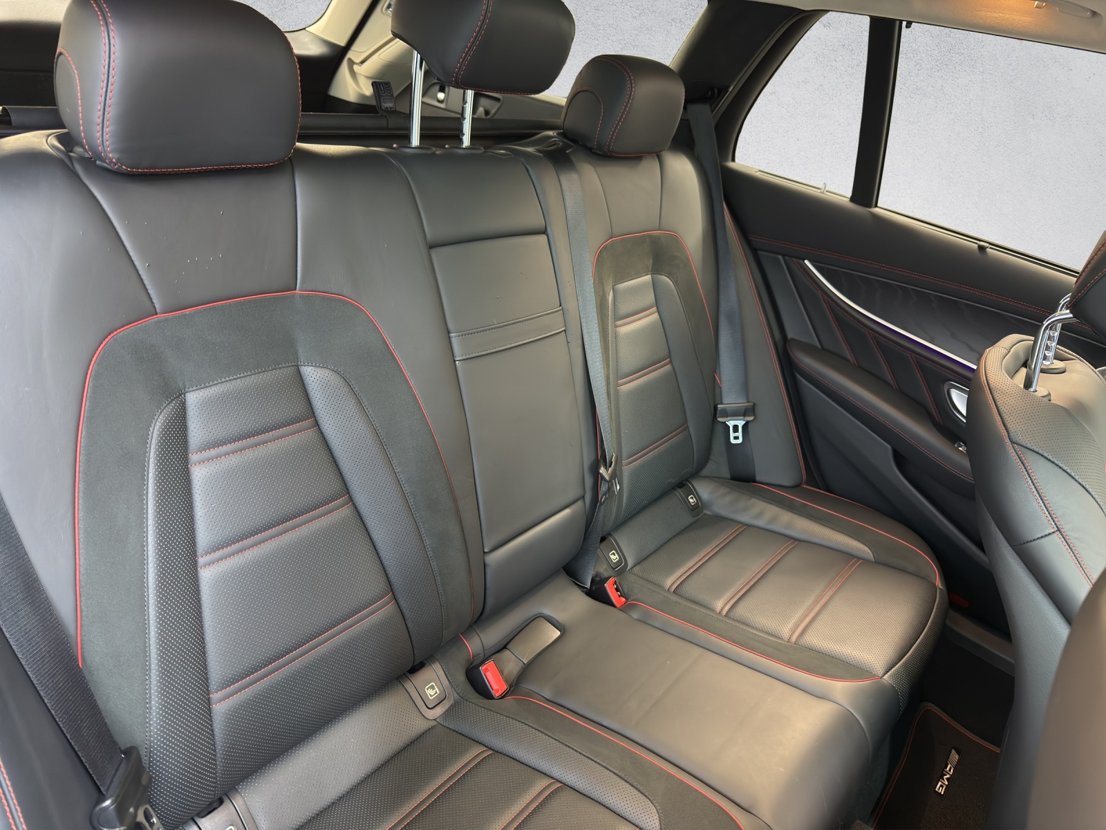 MERCEDES-BENZ E 53 AMG 4Matic+ T-Modell-image-12