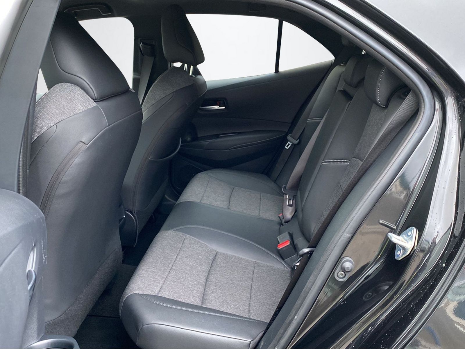 TOYOTA Corolla 1.8 HSD Trend-image-10