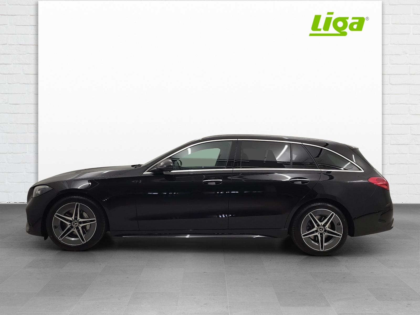 MERCEDES-BENZ C 220 d AMG Line 4Matic Swiss Star T-image-0
