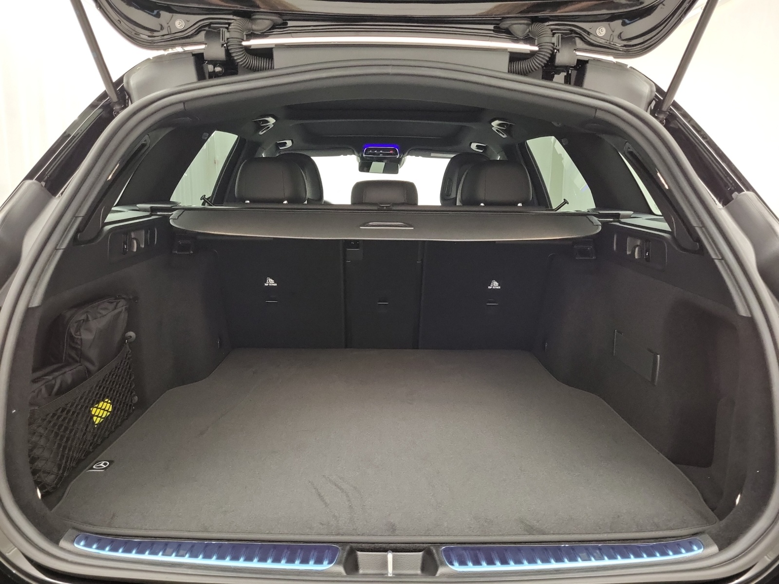 MERCEDES-BENZ C 220 d AMG Line 4Matic Swiss Star T-image-10