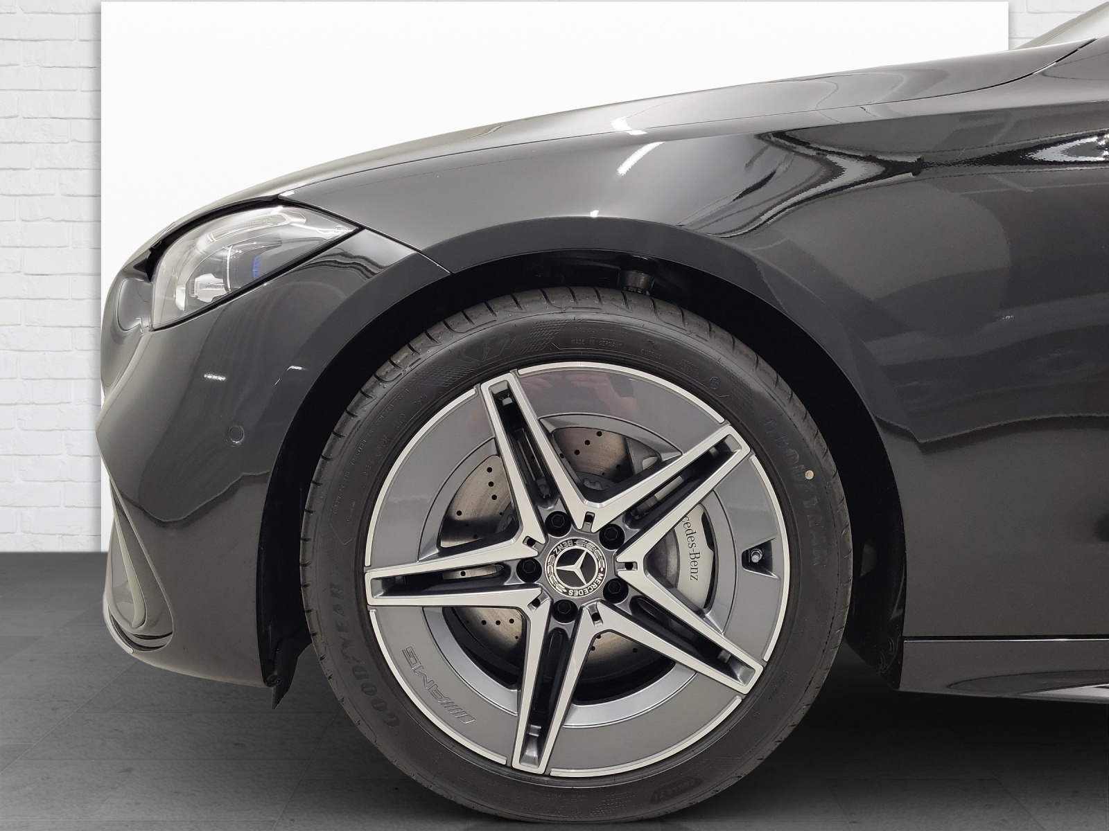 MERCEDES-BENZ C 220 d AMG Line 4Matic Swiss Star T-image-5