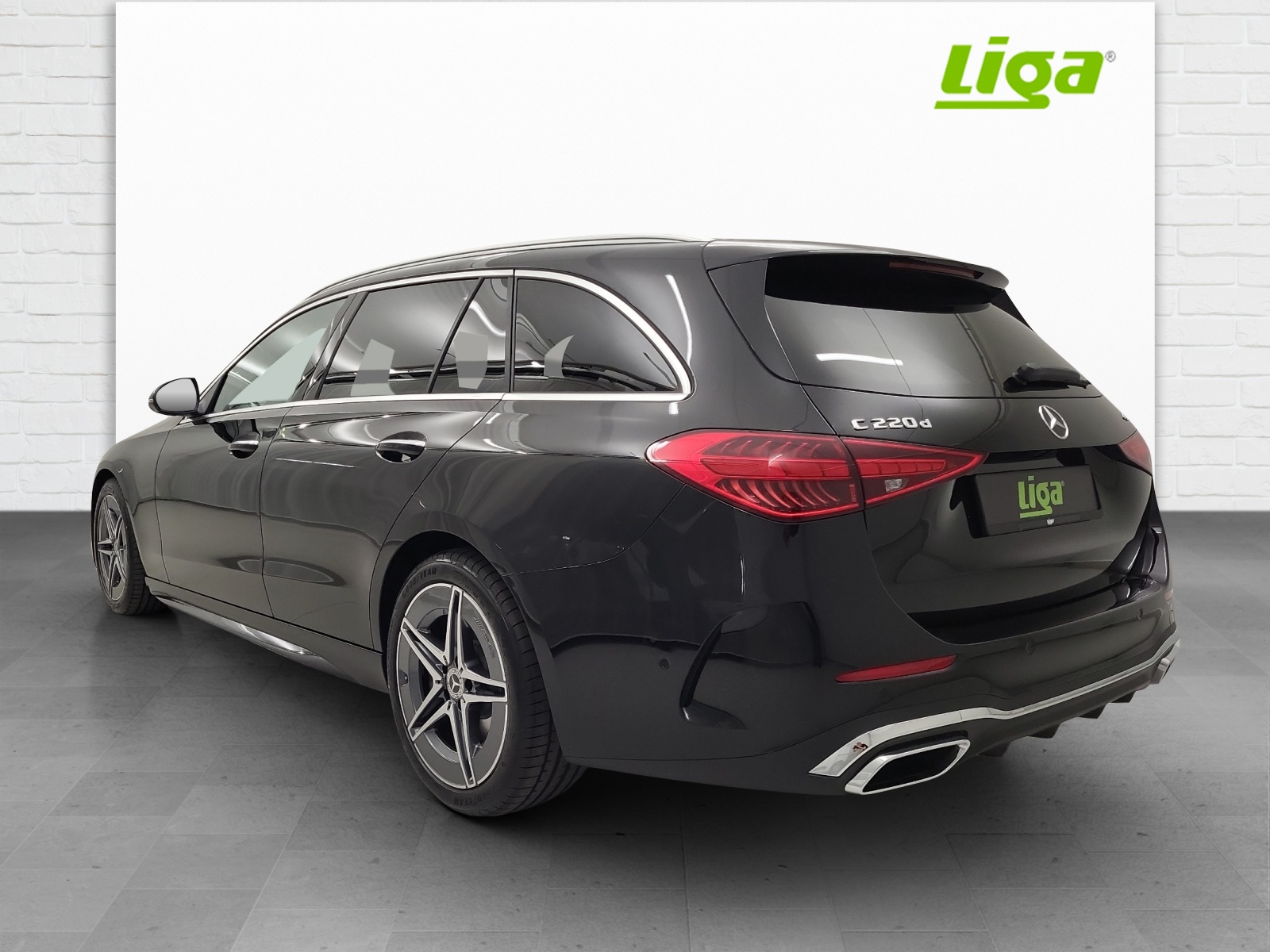 MERCEDES-BENZ C 220 d AMG Line 4Matic Swiss Star T-image-3