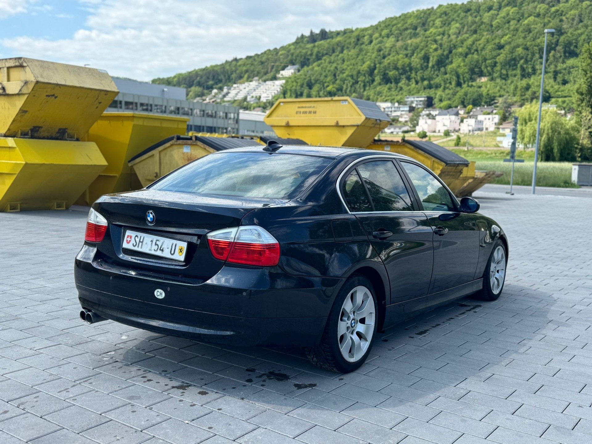 BMW 330xi-image-3