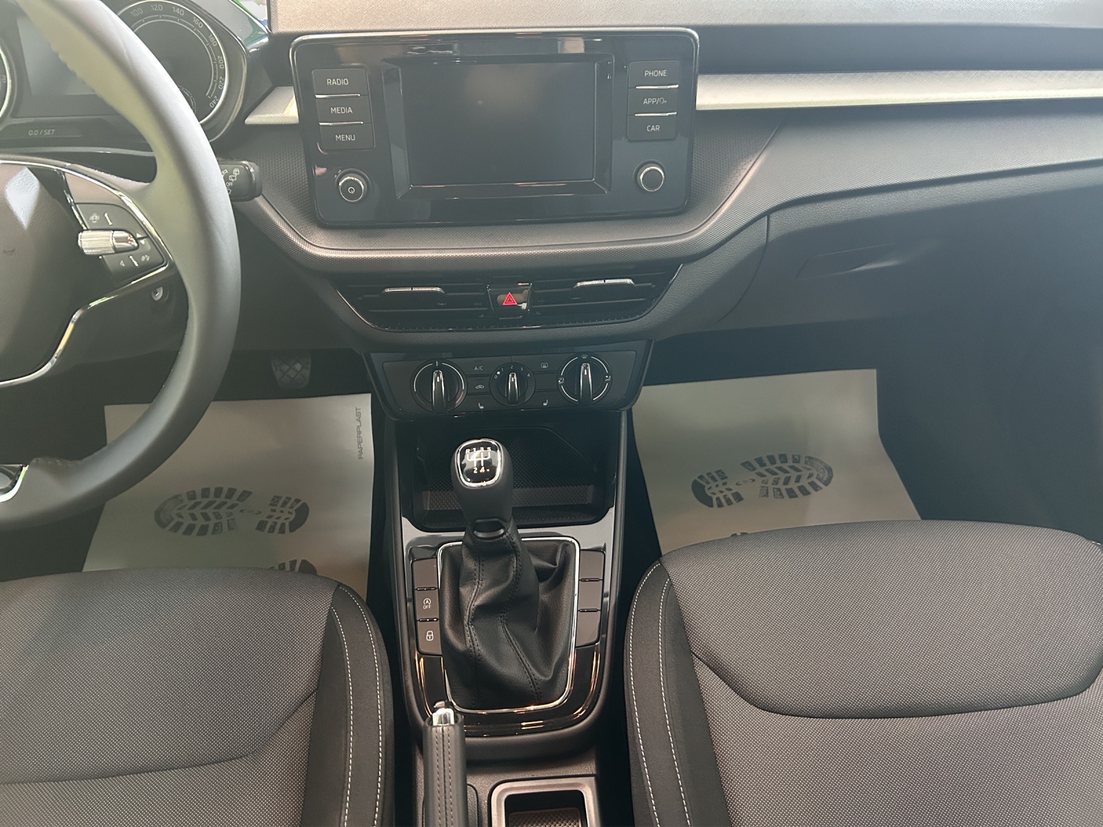 SKODA Fabia 1.0 MPI Ambition-image-9