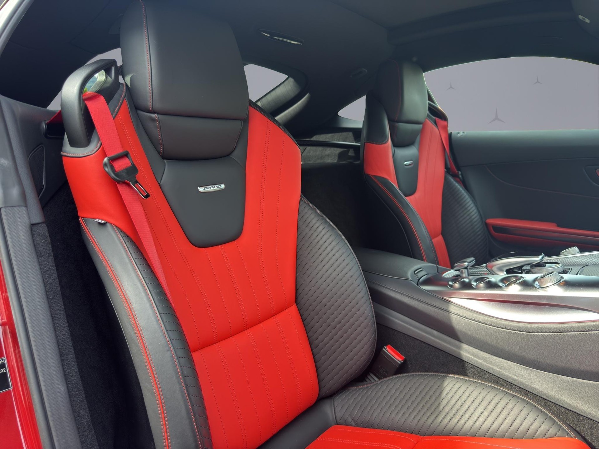 MERCEDES-BENZ AMG GT Coupé-image-16