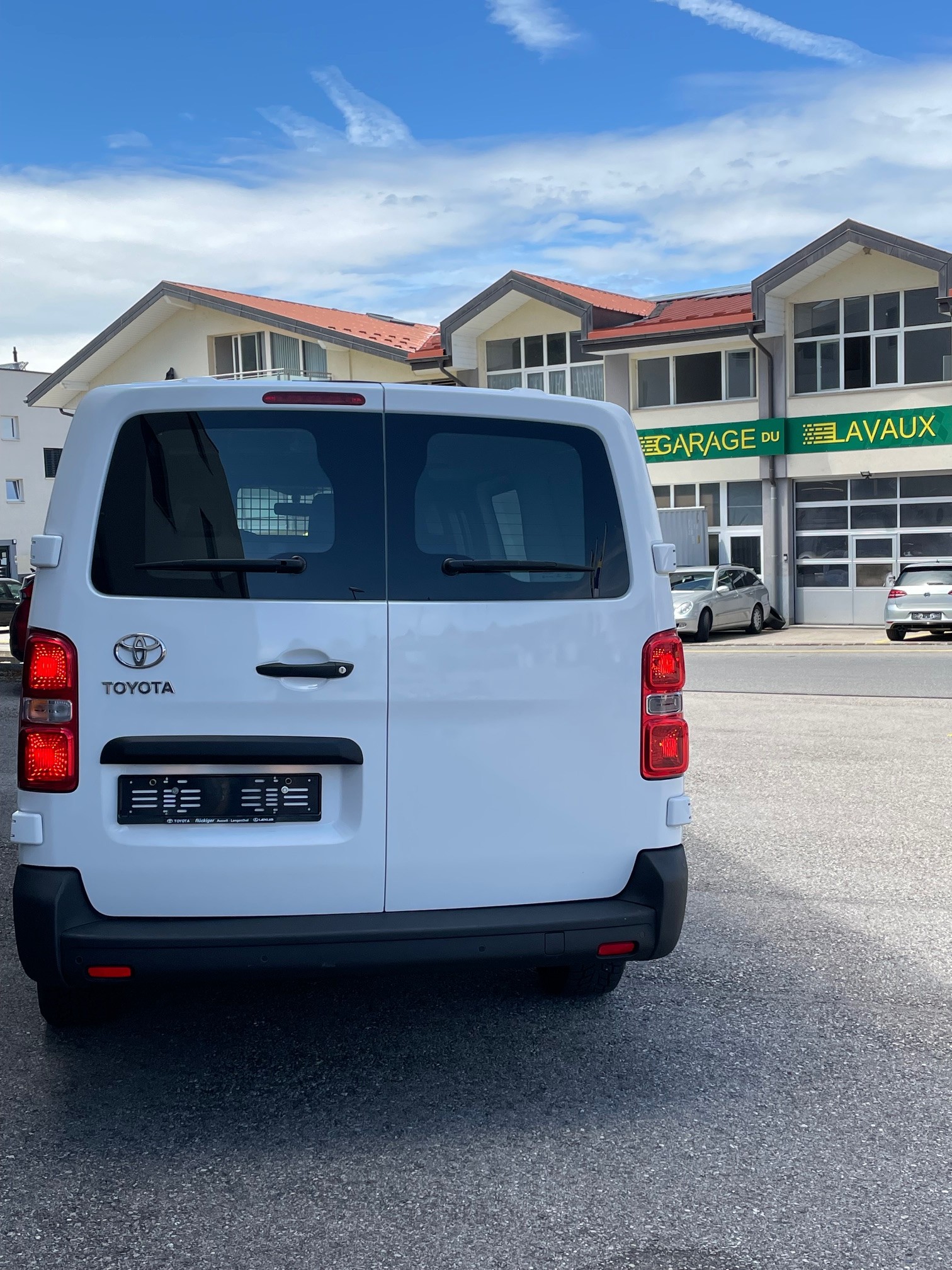 TOYOTA Proace 2.0D Panel Van Long Active 4x4-image-4