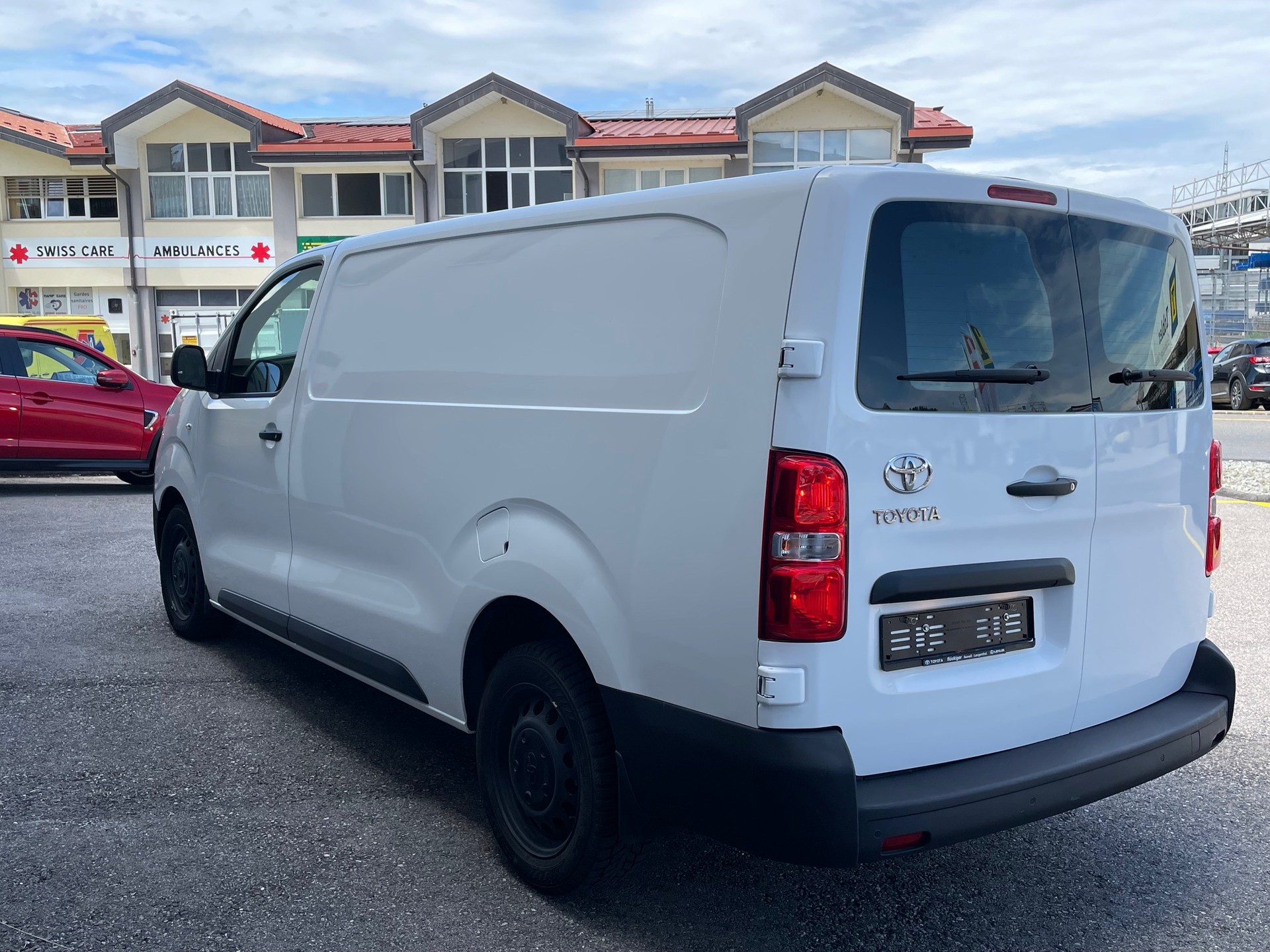 TOYOTA Proace 2.0D Panel Van Long Active 4x4-image-5