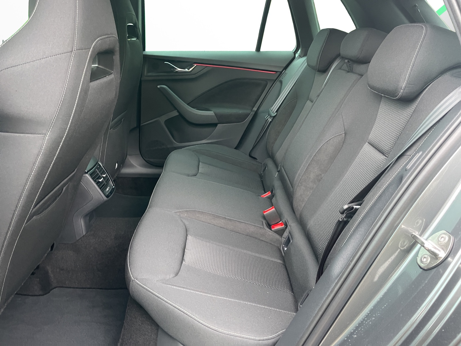 SKODA Kamiq 1.0 TSI Dynamic DSG-image-13