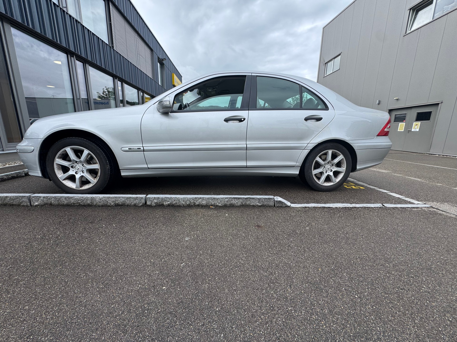 MERCEDES-BENZ C 240 Classic 4Matic Automatic-image-2