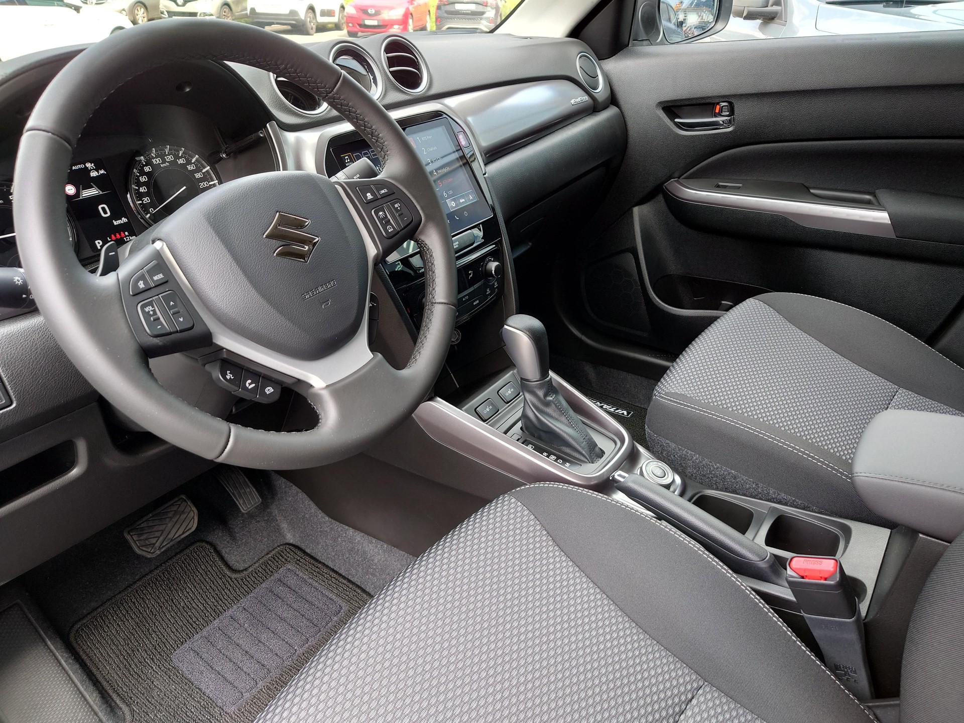 SUZUKI Vitara 1.4 T Compact+ Hybrid 4x4-image-5