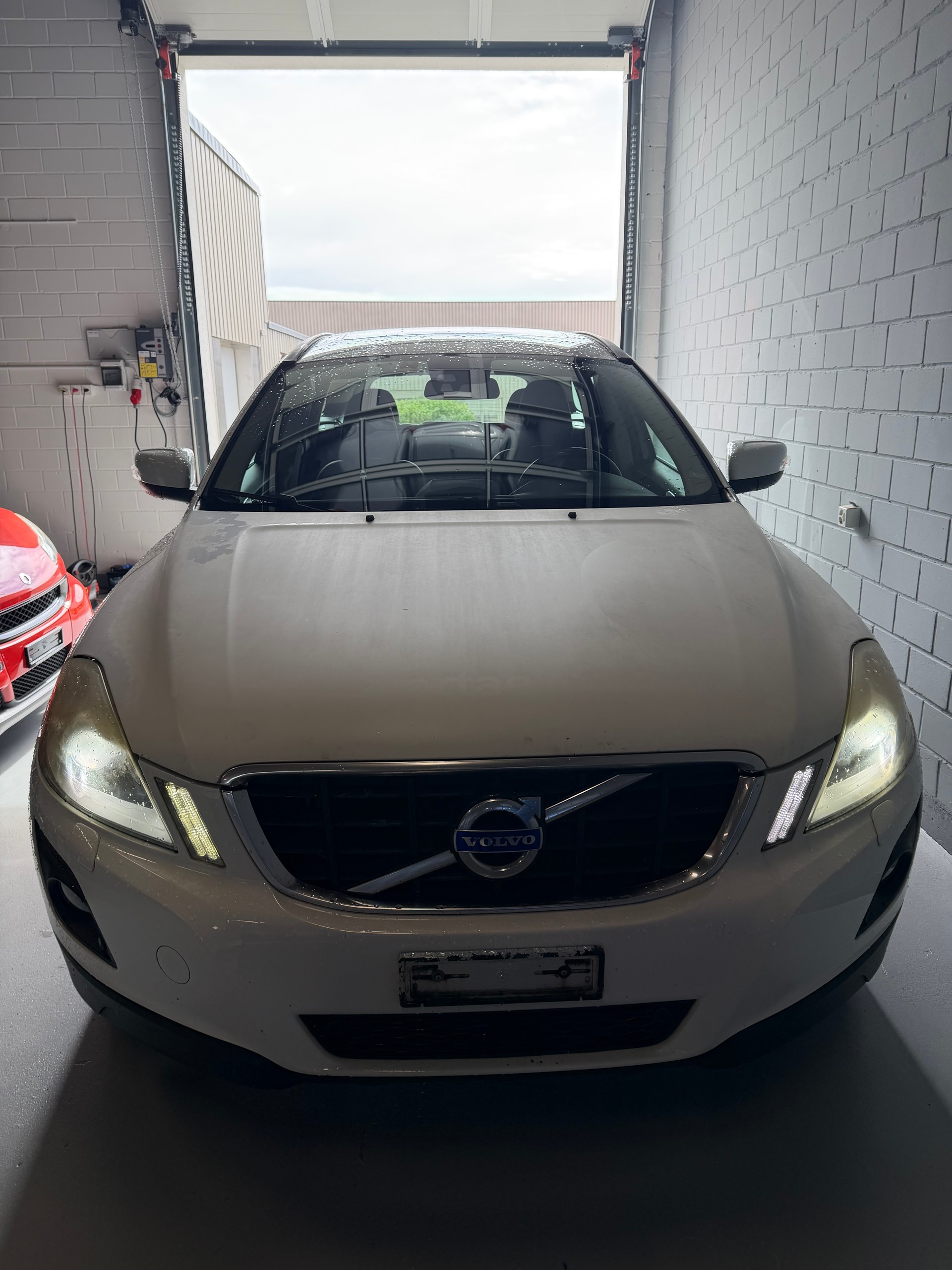 VOLVO XC60 T6 AWD Momentum Geartronic-image-1