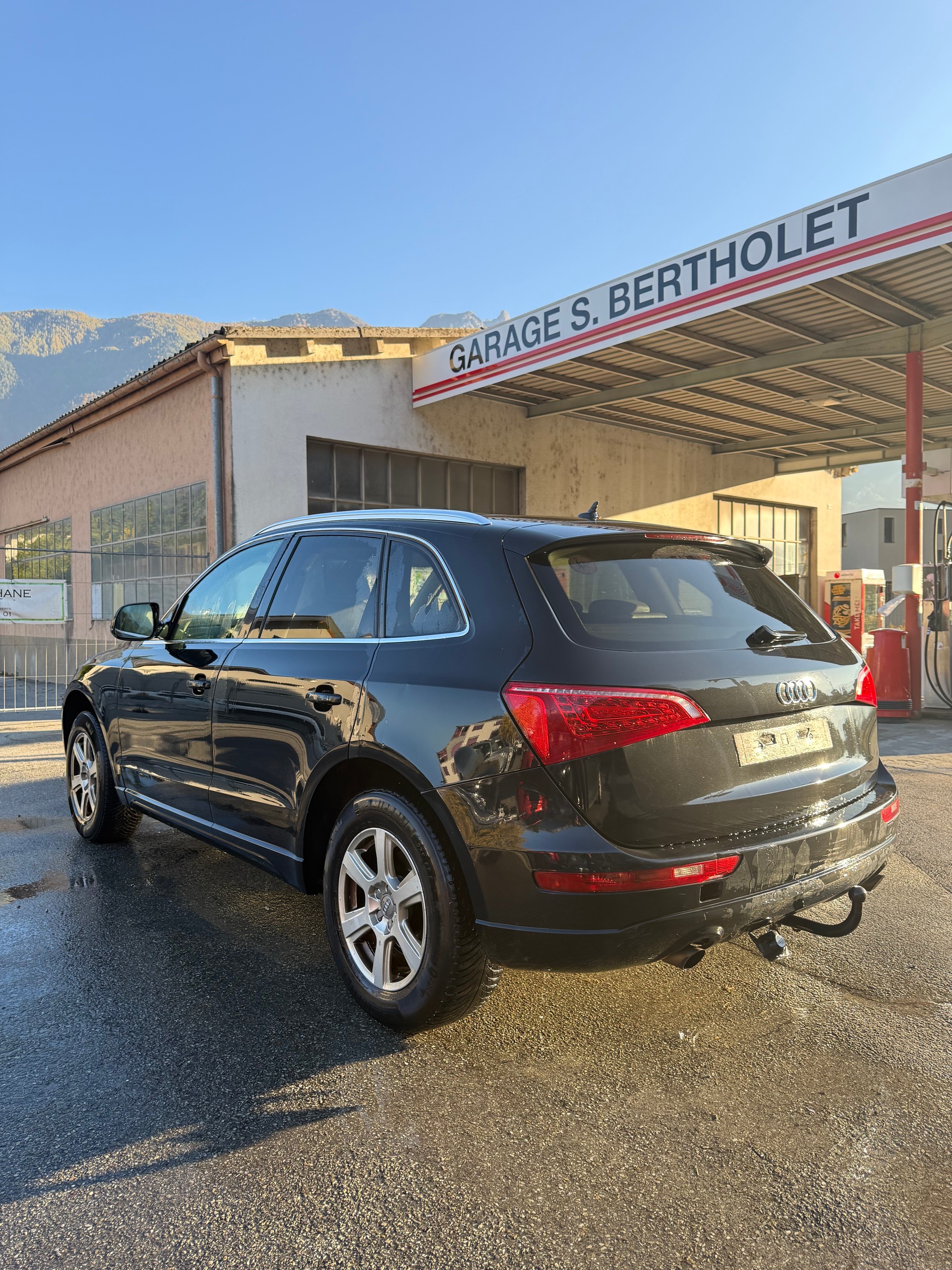 AUDI Q5 2.0 TFSI quattro S-tronic-image-4